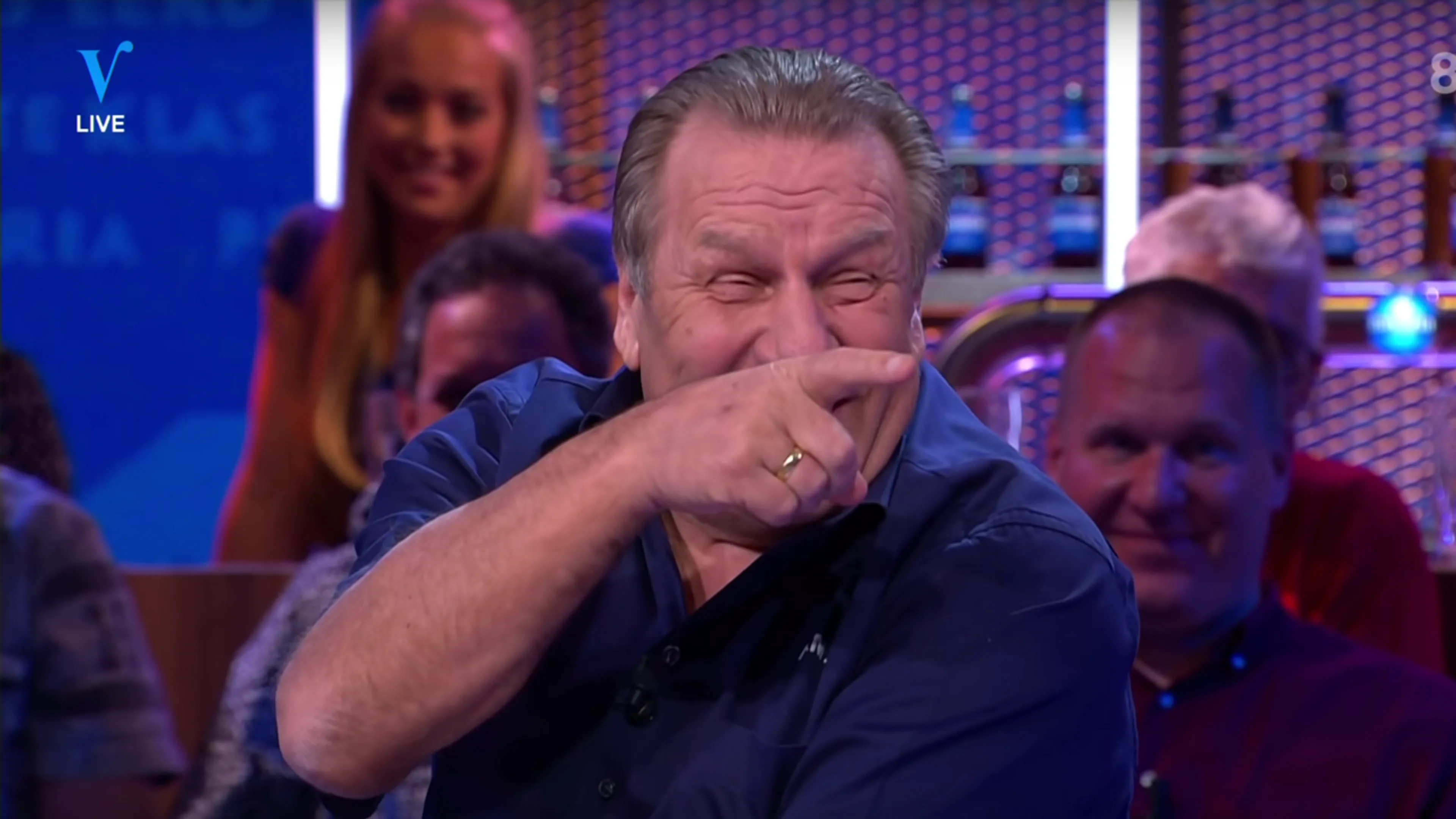 Het beste van: Johan neemt Jan in de zeik: 'Lelijk is dat, zo'n onderkin'