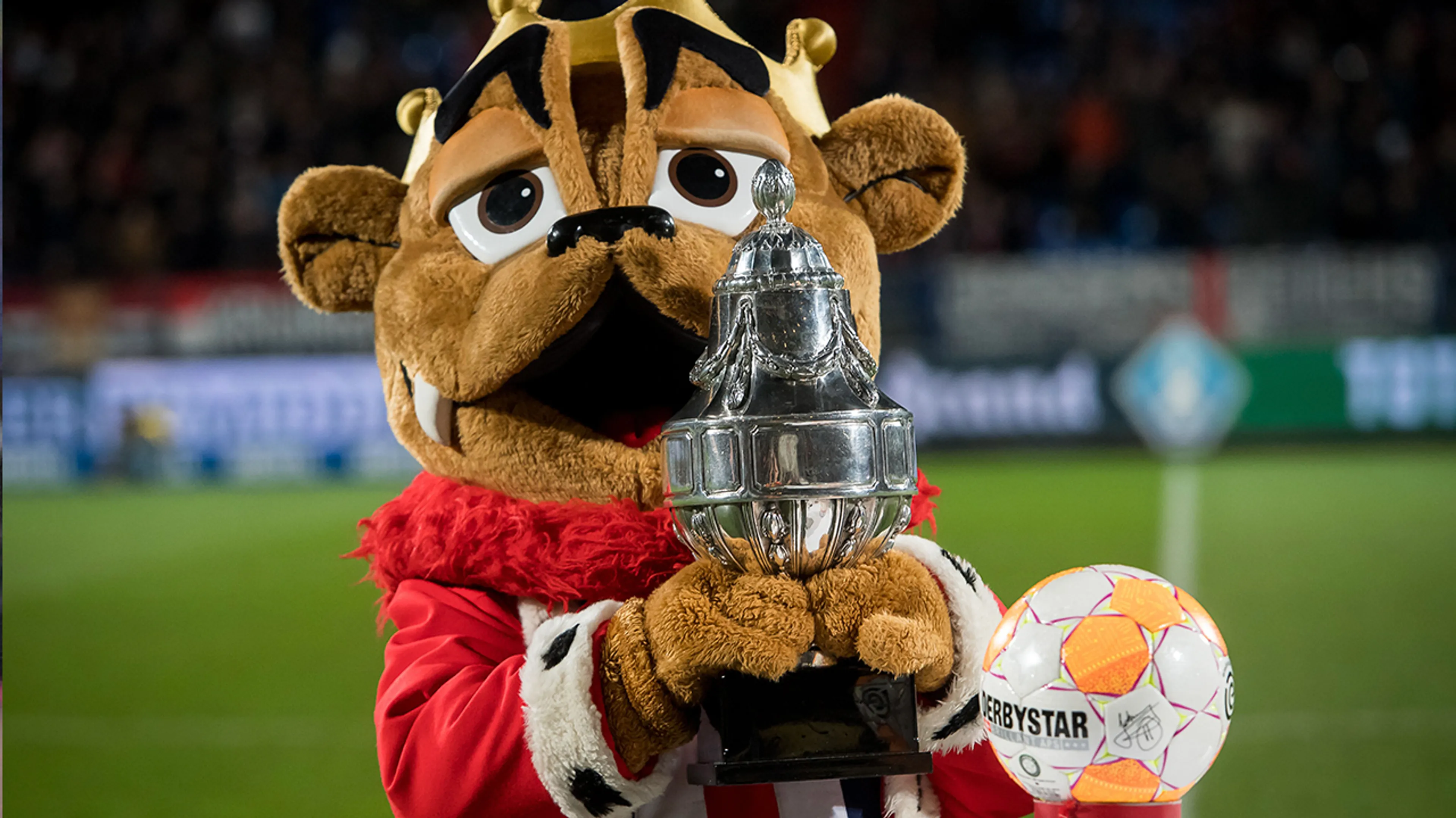KNVB-bekerduels met amateurclubs gaan door 