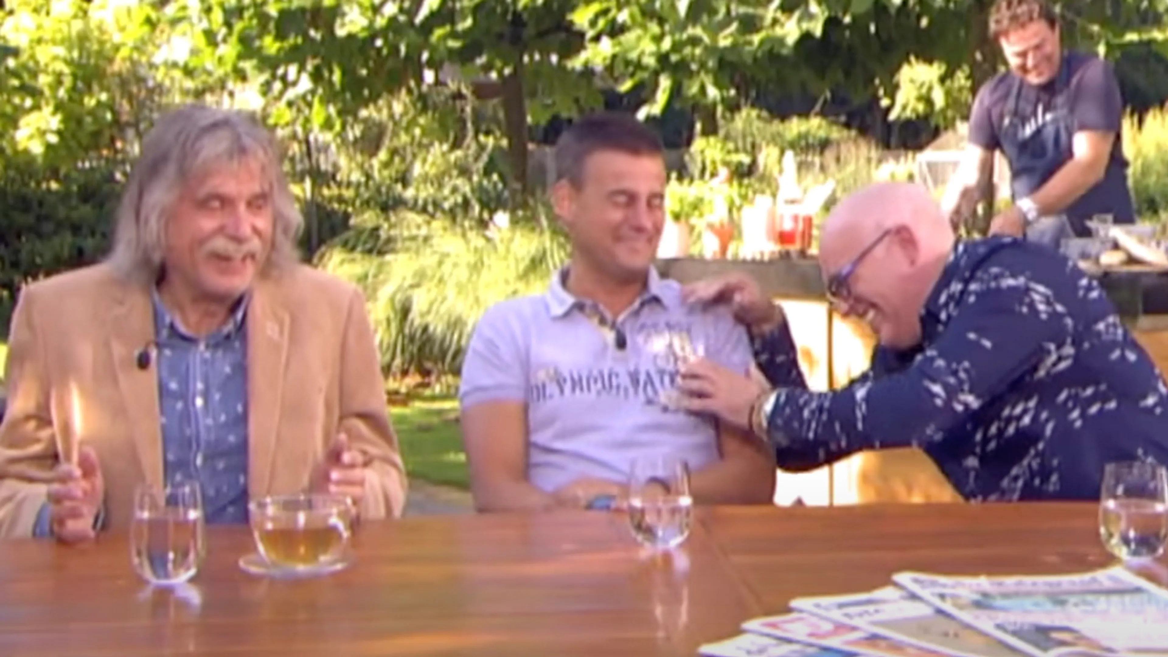 Classic: Héérlijk tv-optreden Vandaag Inside-trio bij Koffietijd