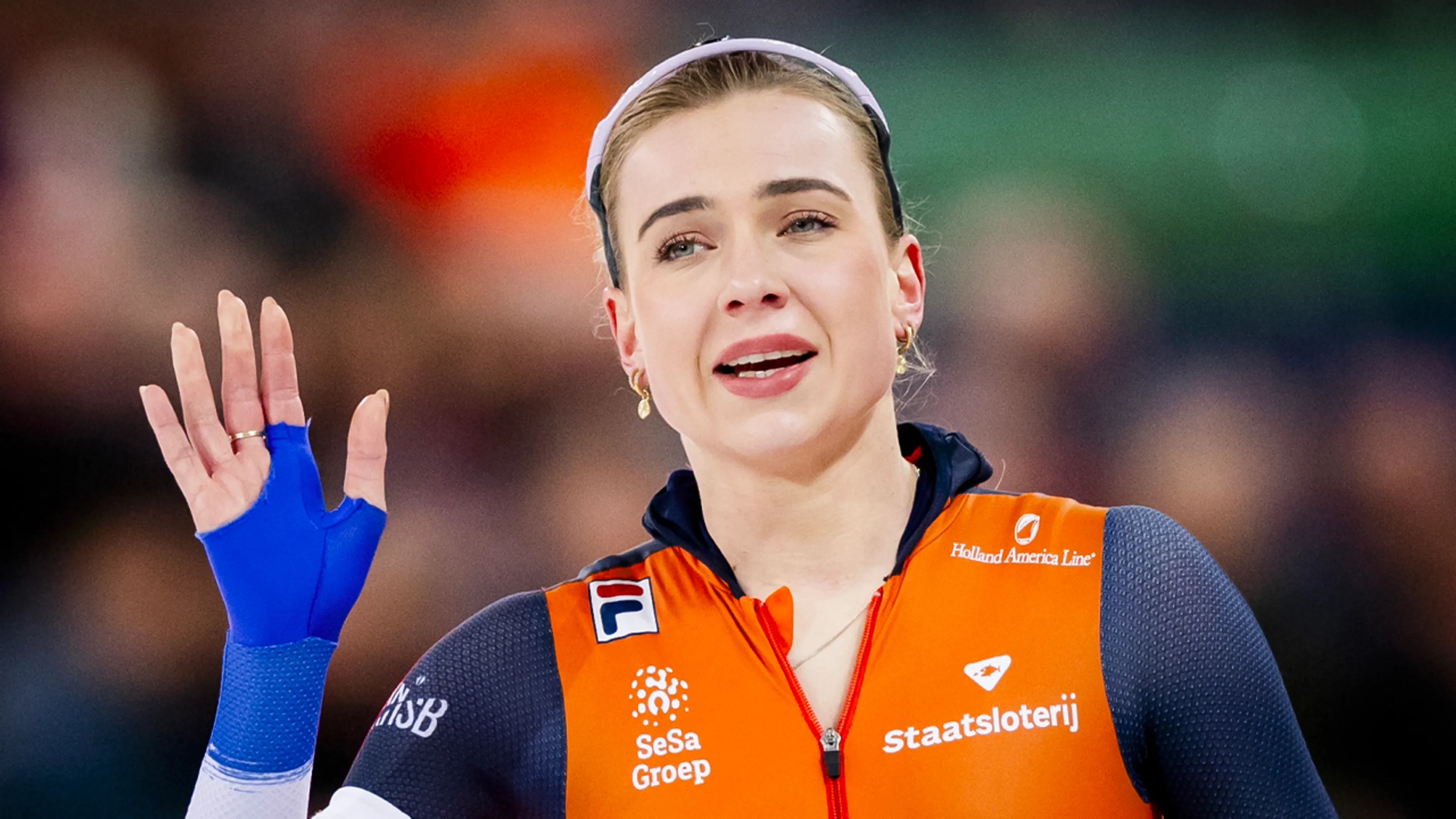 Schaatsster Beune verovert in Hamar wereldtitel op 3000 meter