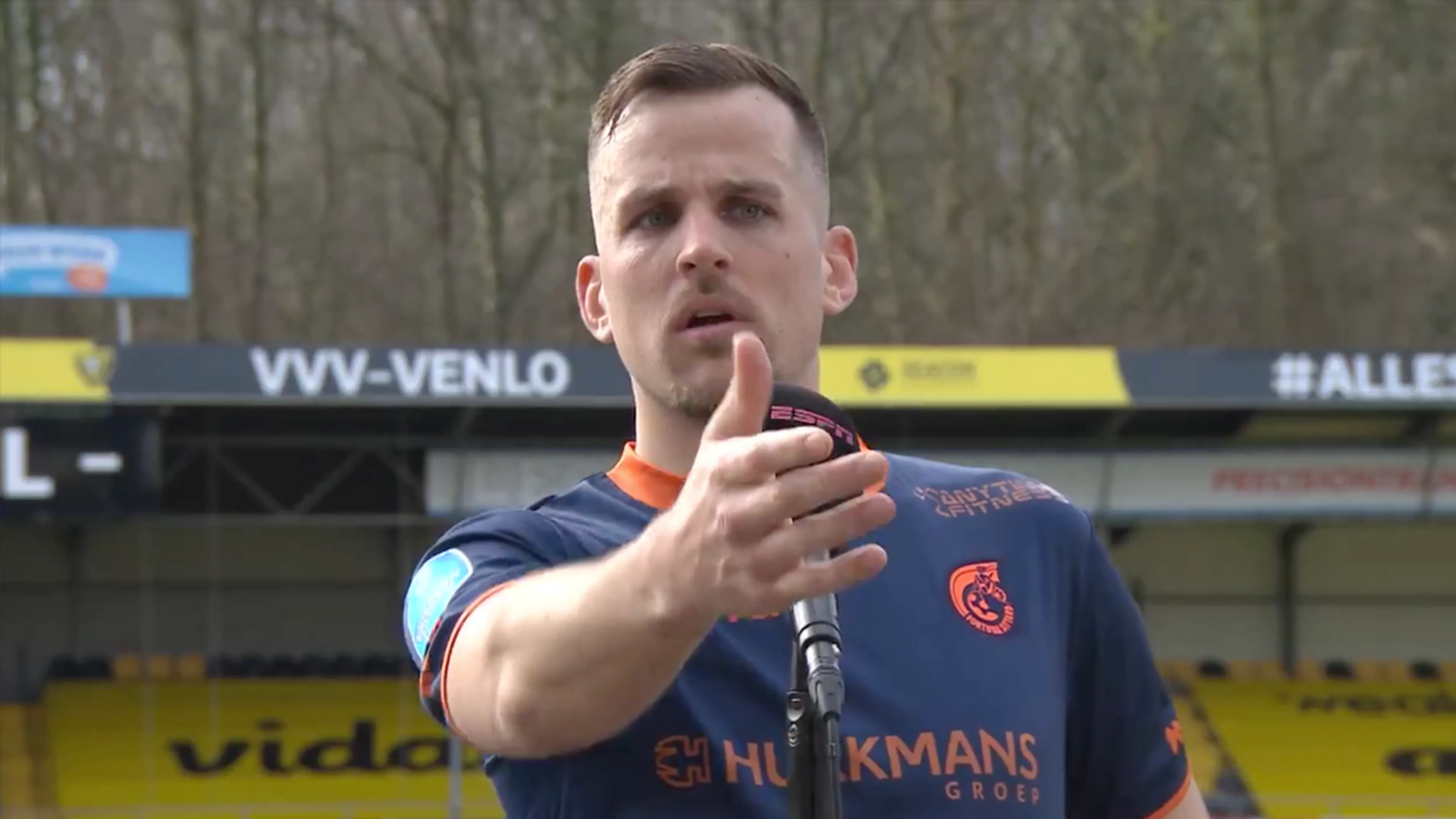 Seuntjens snapt er helemaal niets van: 'Heb ik geel?!'
