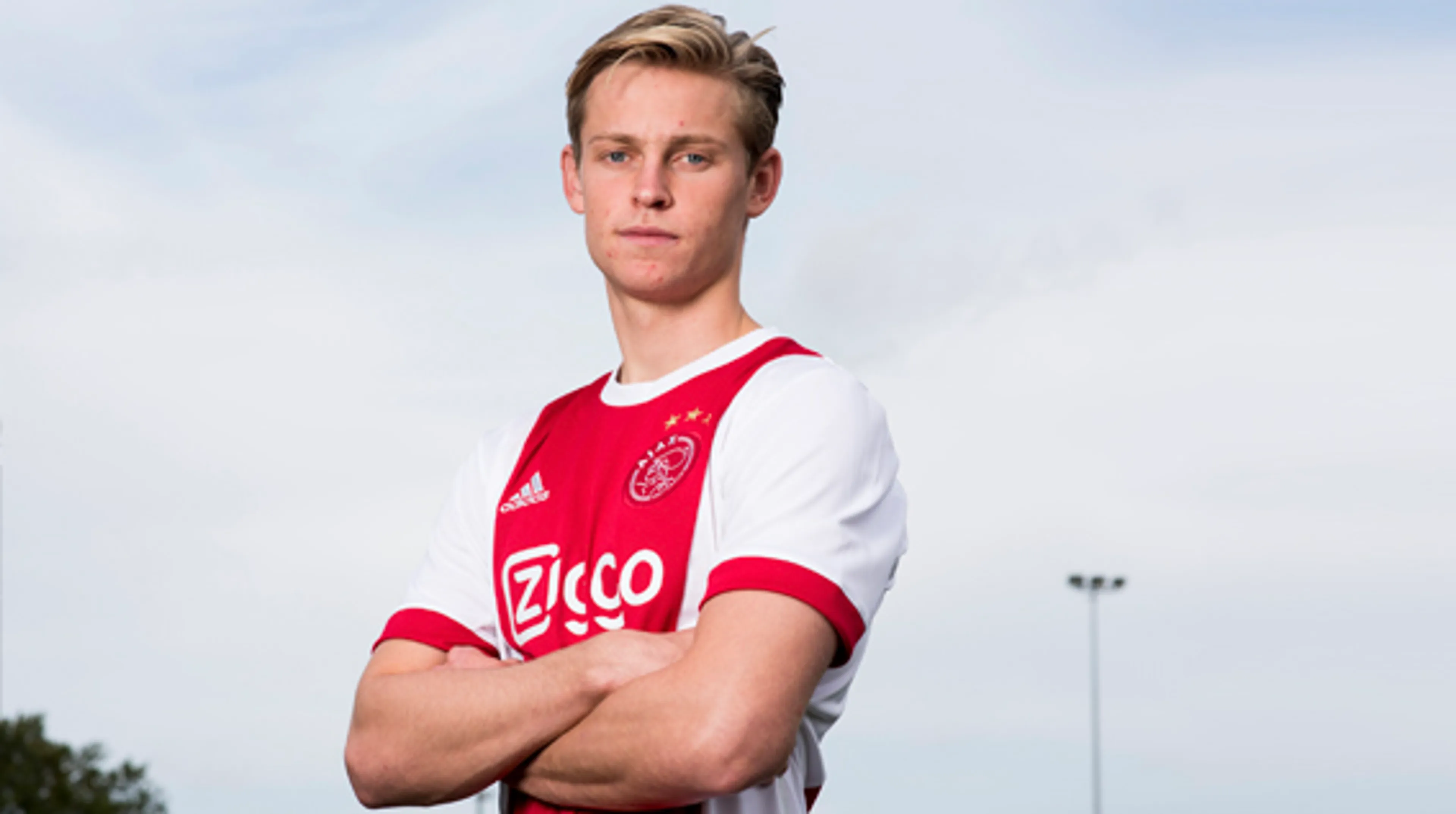 Ten Hag: De Jong in principe op middenveld