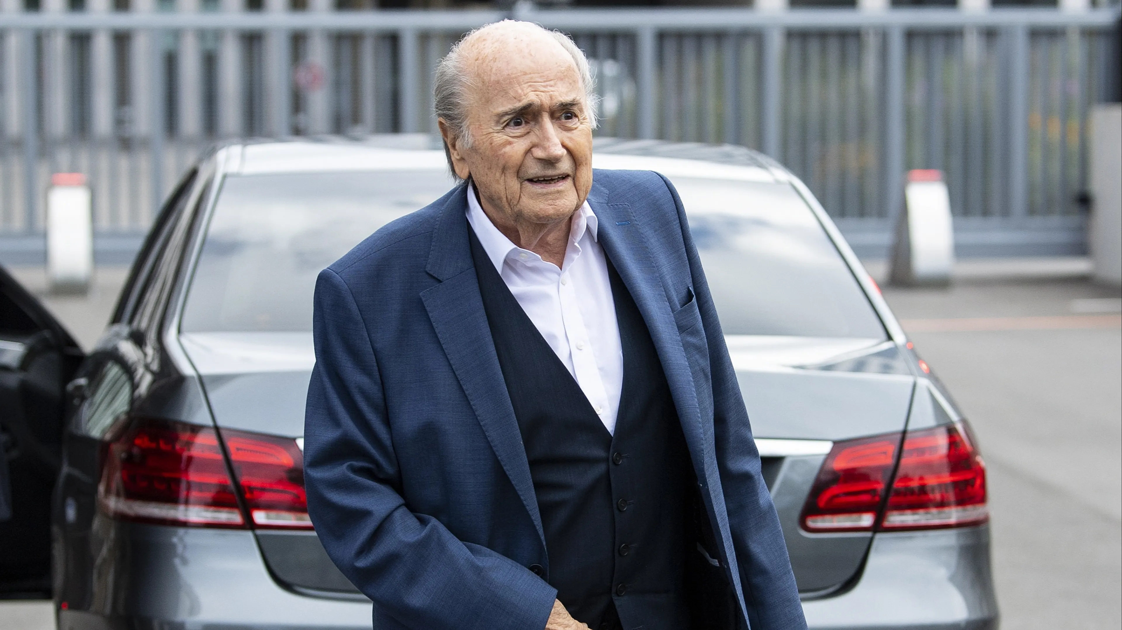 Voormalig FIFA-baas Blatter viert 85e verjaardag in kliniek