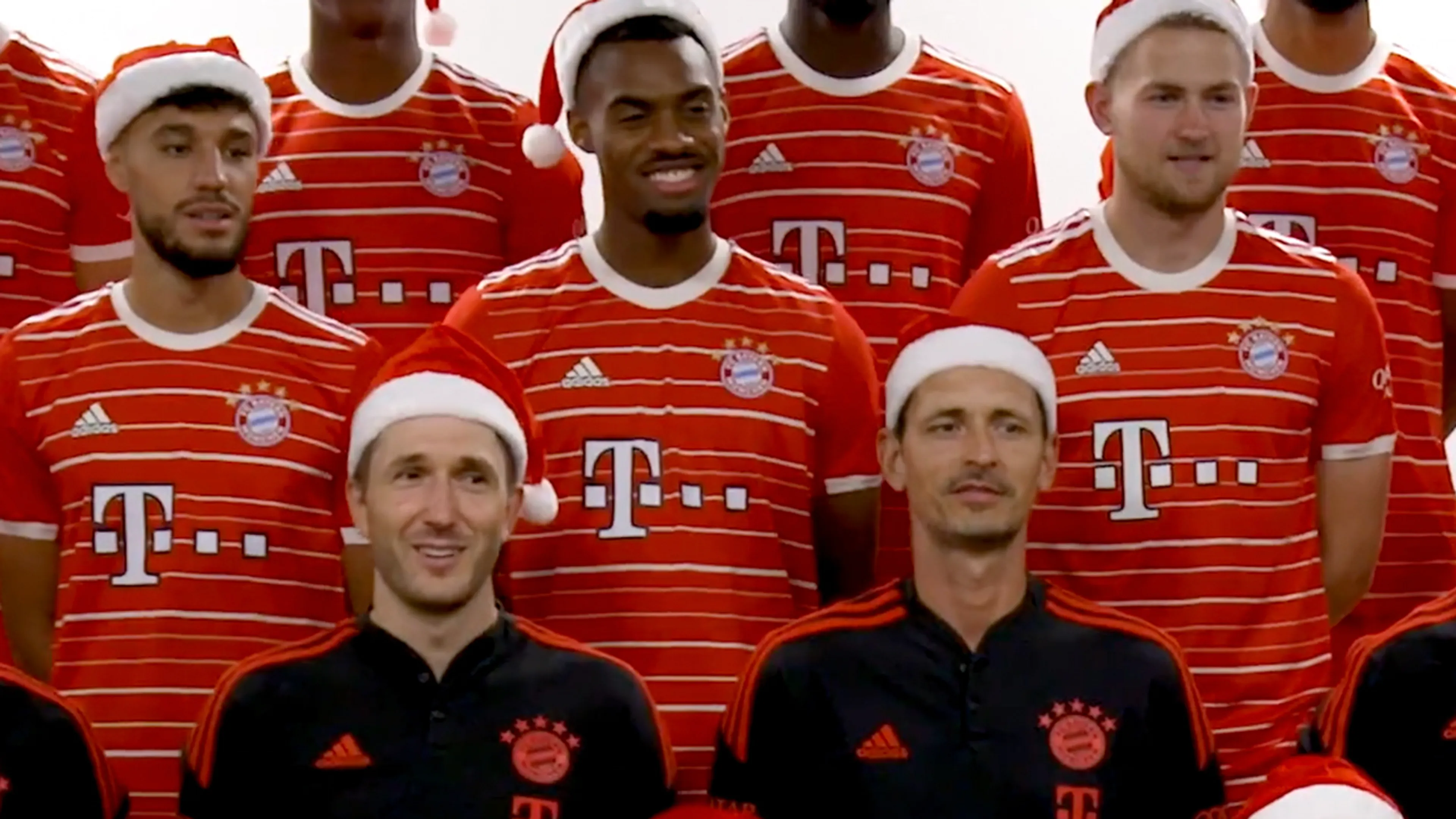 Video: Bayern München-selectie zingt uit volle borst Jingle Bells