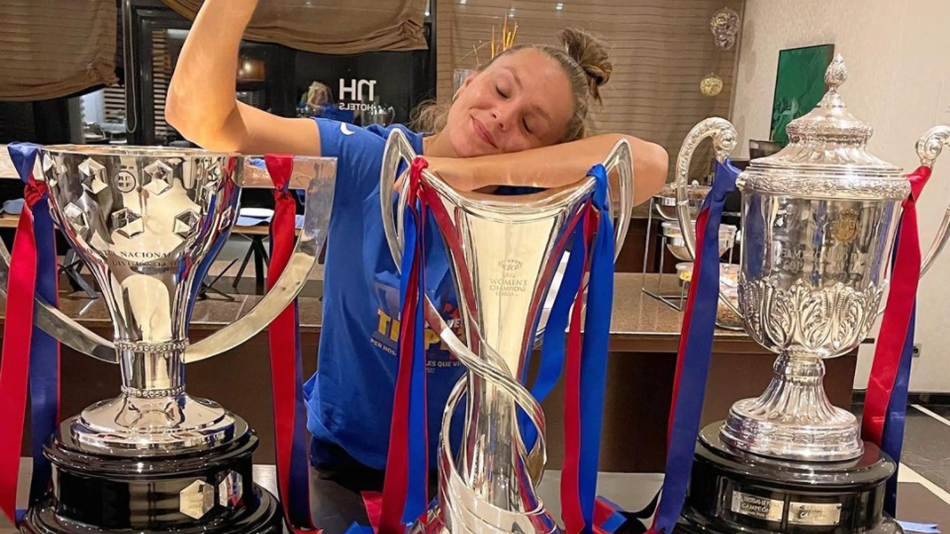 Lieke Martens schittert in bekerfinale en pakt treble met FC Barcelona