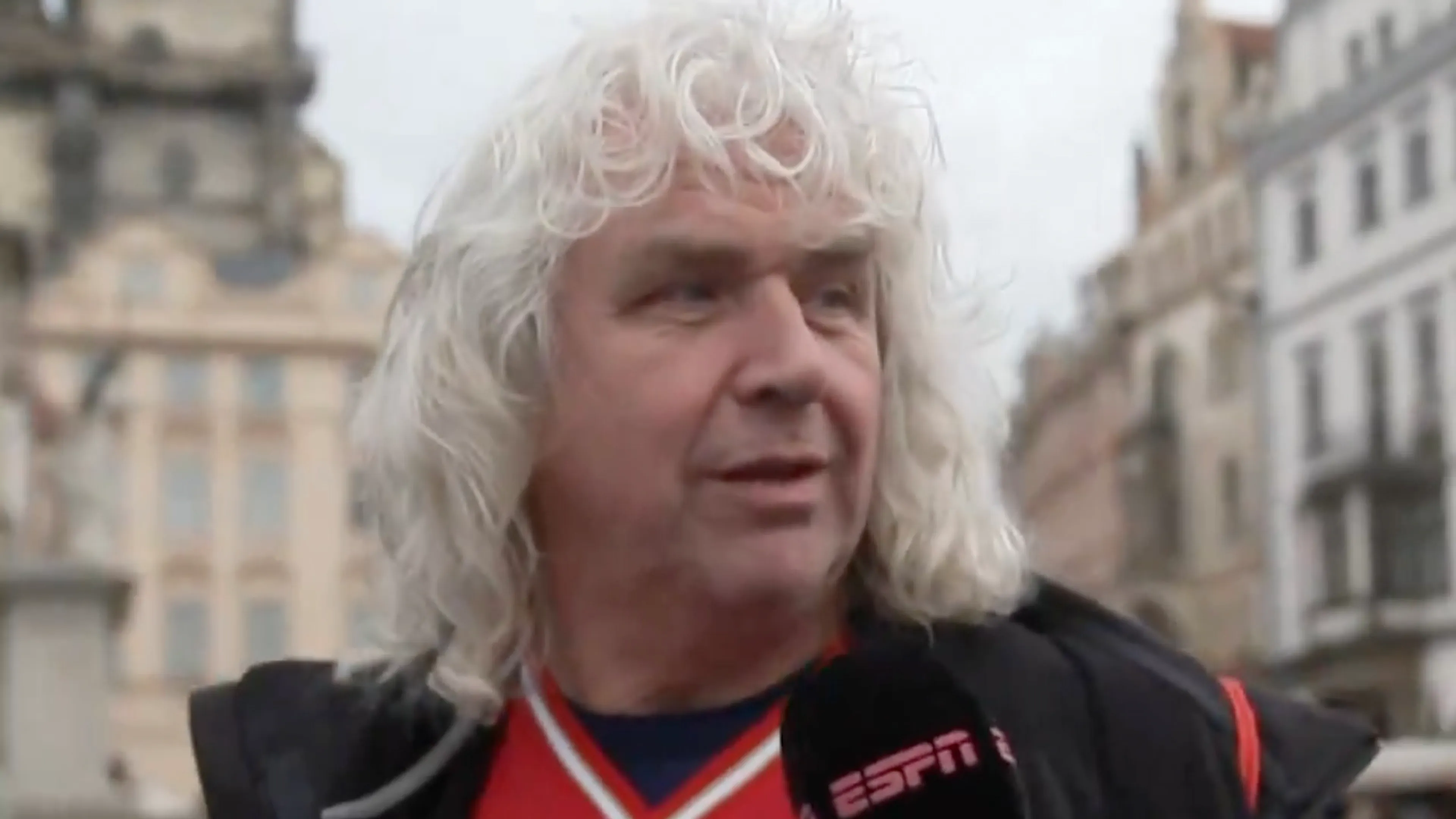 Optimistische Ajax-fan is vol vertrouwen: 'We worden nog kampioen ook!'
