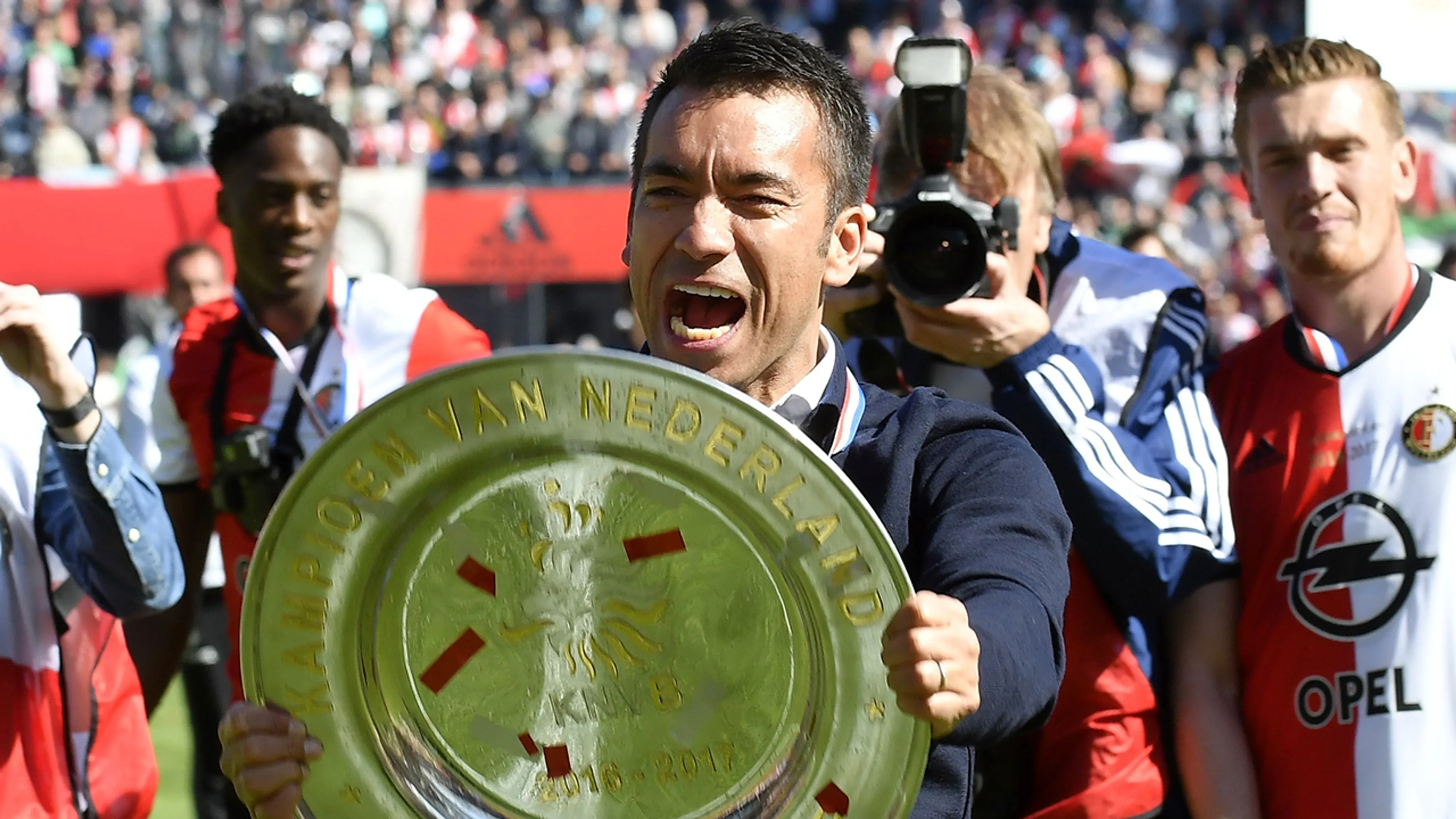 Feyenoord bevestigt terugkeer Giovanni van Bronckhorst: 'Voortbouwen op zijn sportieve ambities'