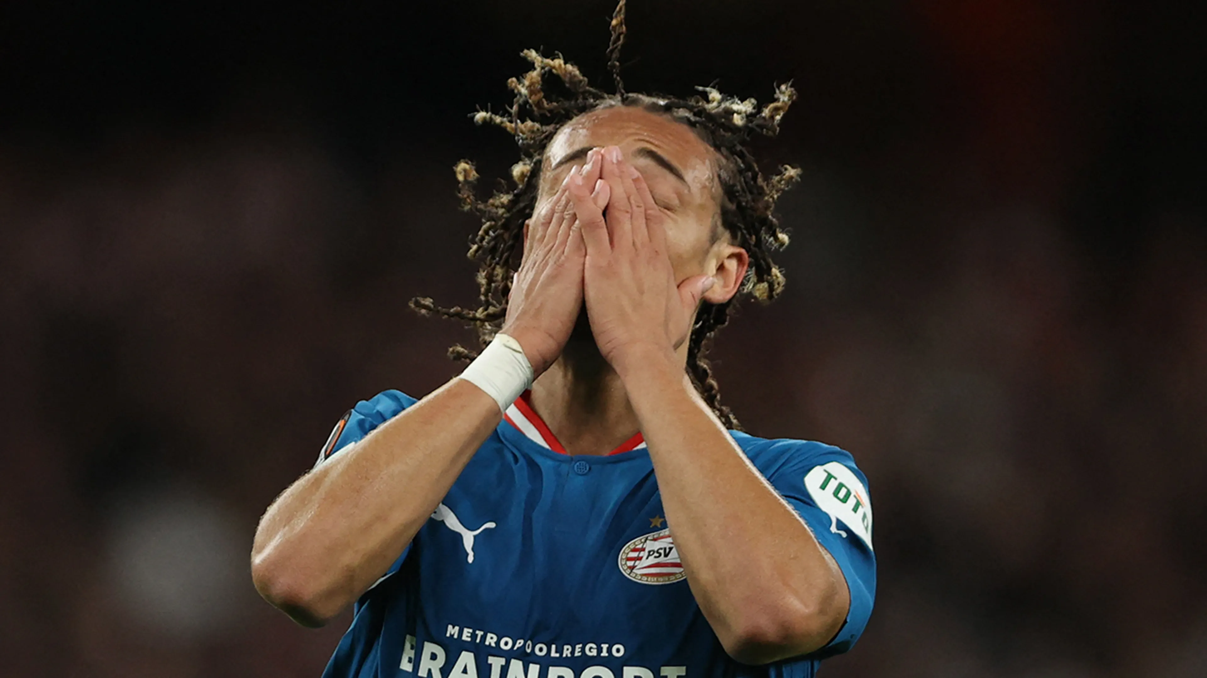 PSV nipt onderuit tegen dominerend Arsenal