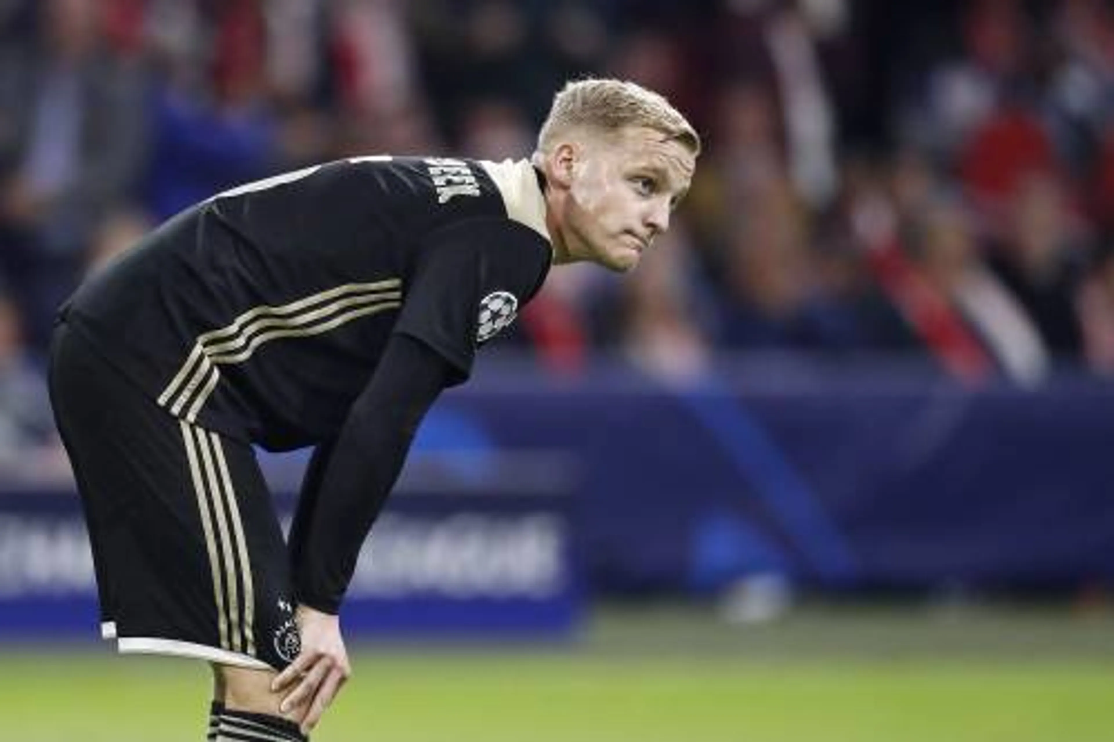Van de Beek eist ook scherpte tegen Feyenoord