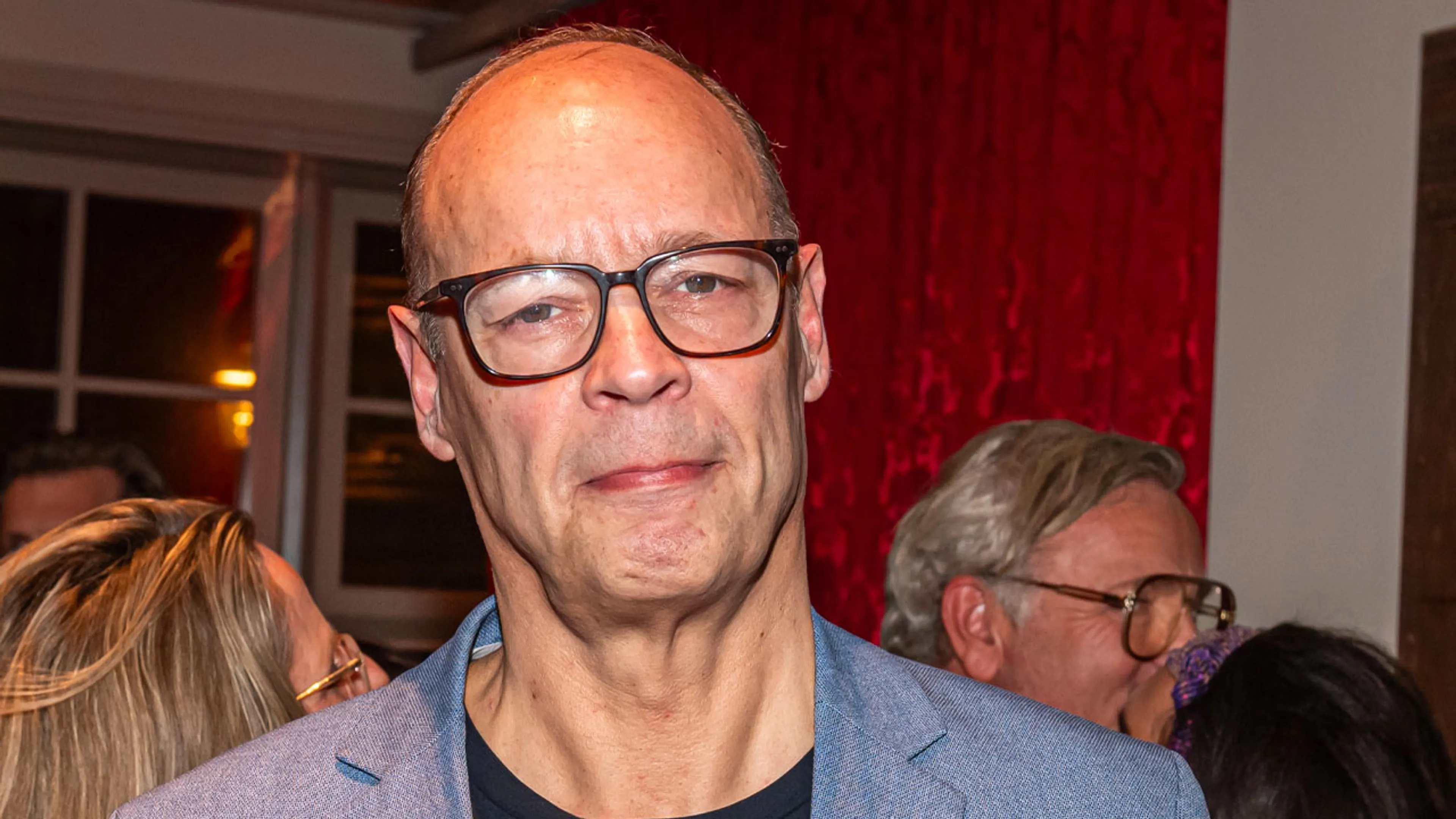Directeurtje denkt aan eigen biografie: 'Maar dan niet te dik en met grote letters'