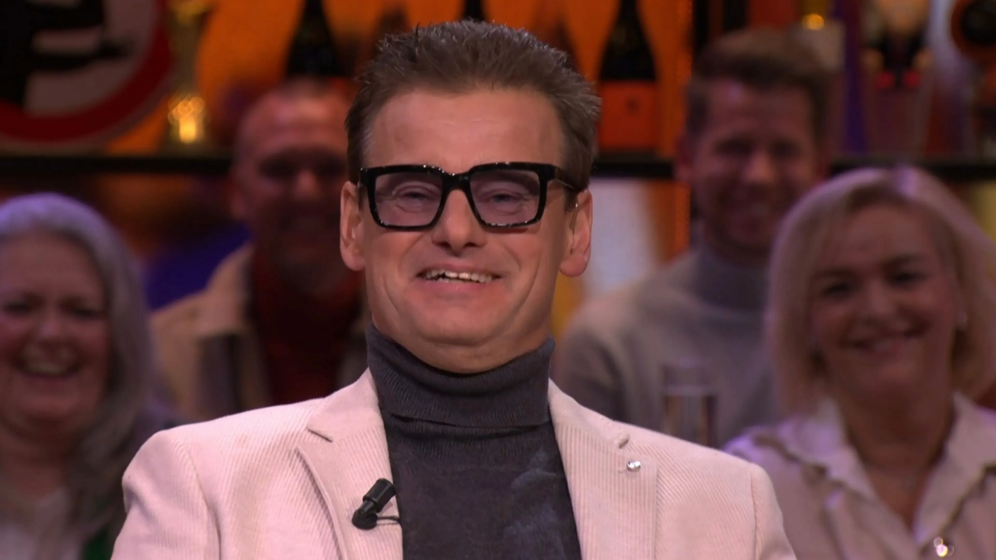 Wilfred neemt de proef op de som: is de veelbesproken bril van René echt of nep?