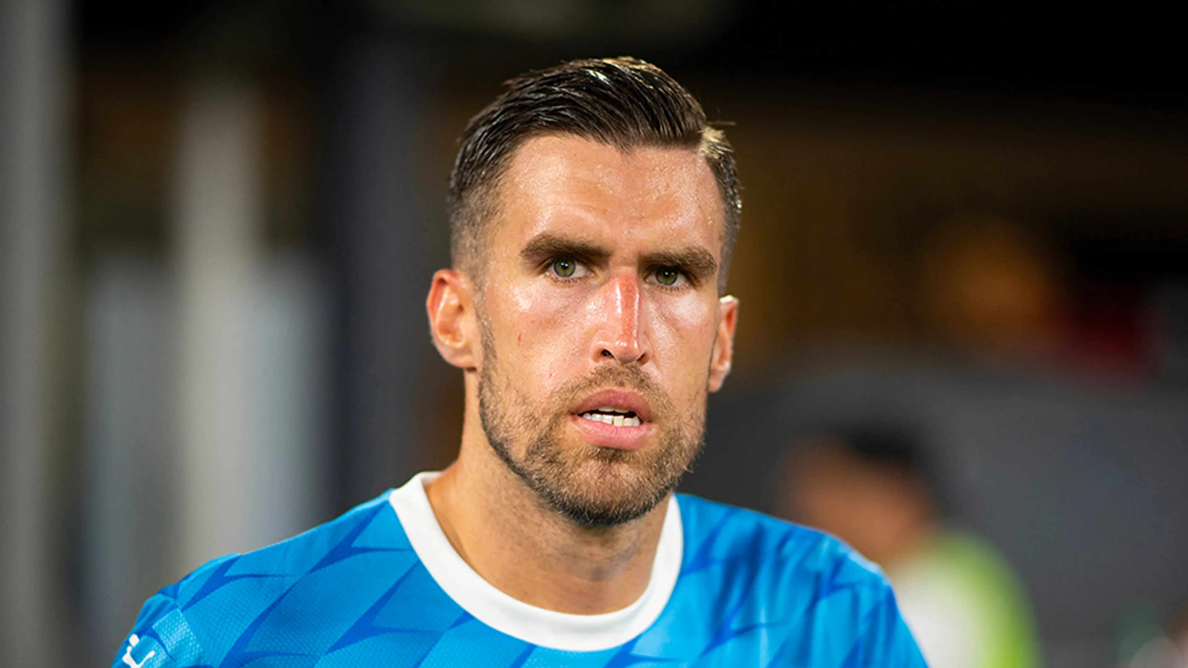 Strootman belangrijk bij zege Genoa, Napoli verliest van Hellas