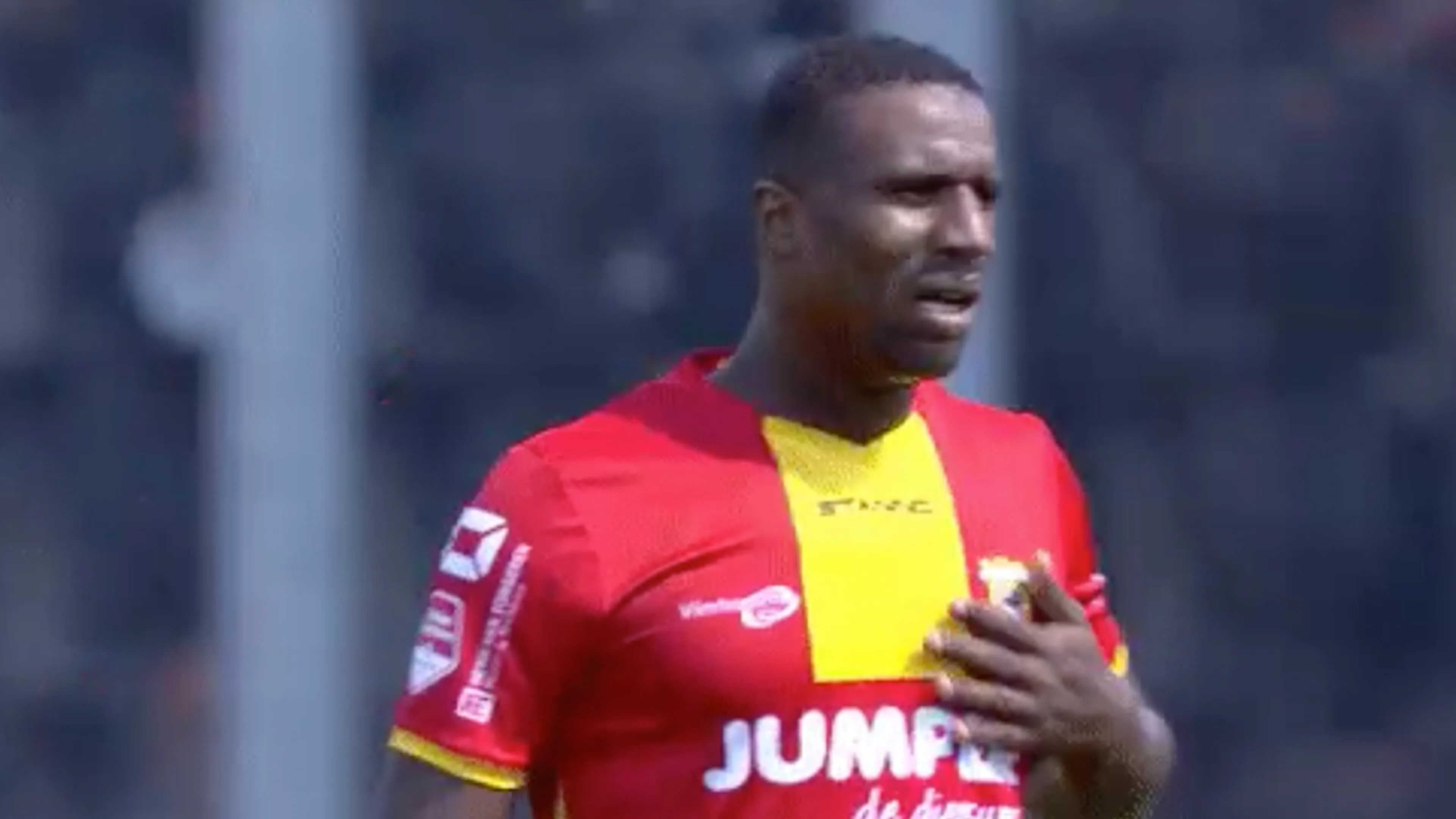 Douglas maakt rentree in oefenduel Go Ahead Eagles