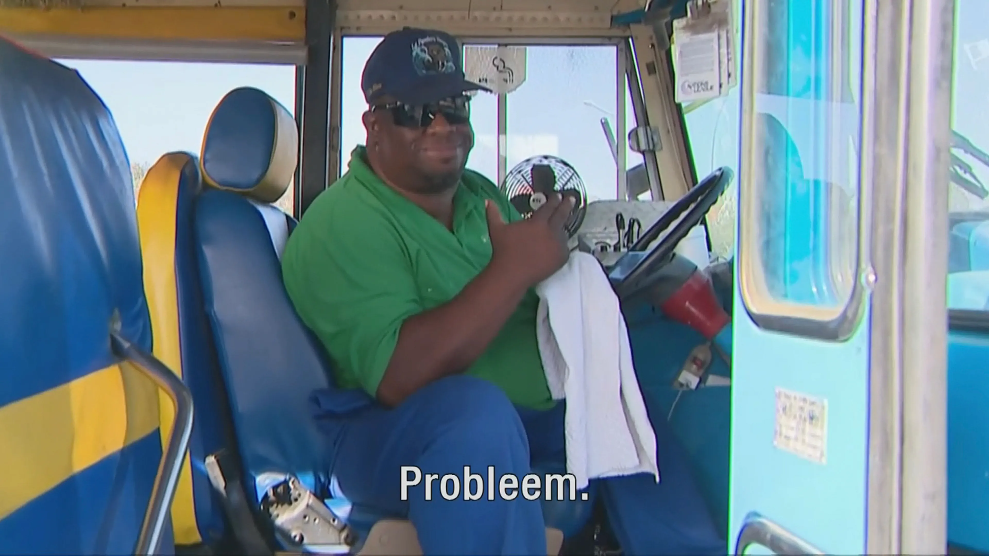 Spelersbus Curaçao begeeft het tijdens opnames met Hélène Hendriks: 'Probleem'