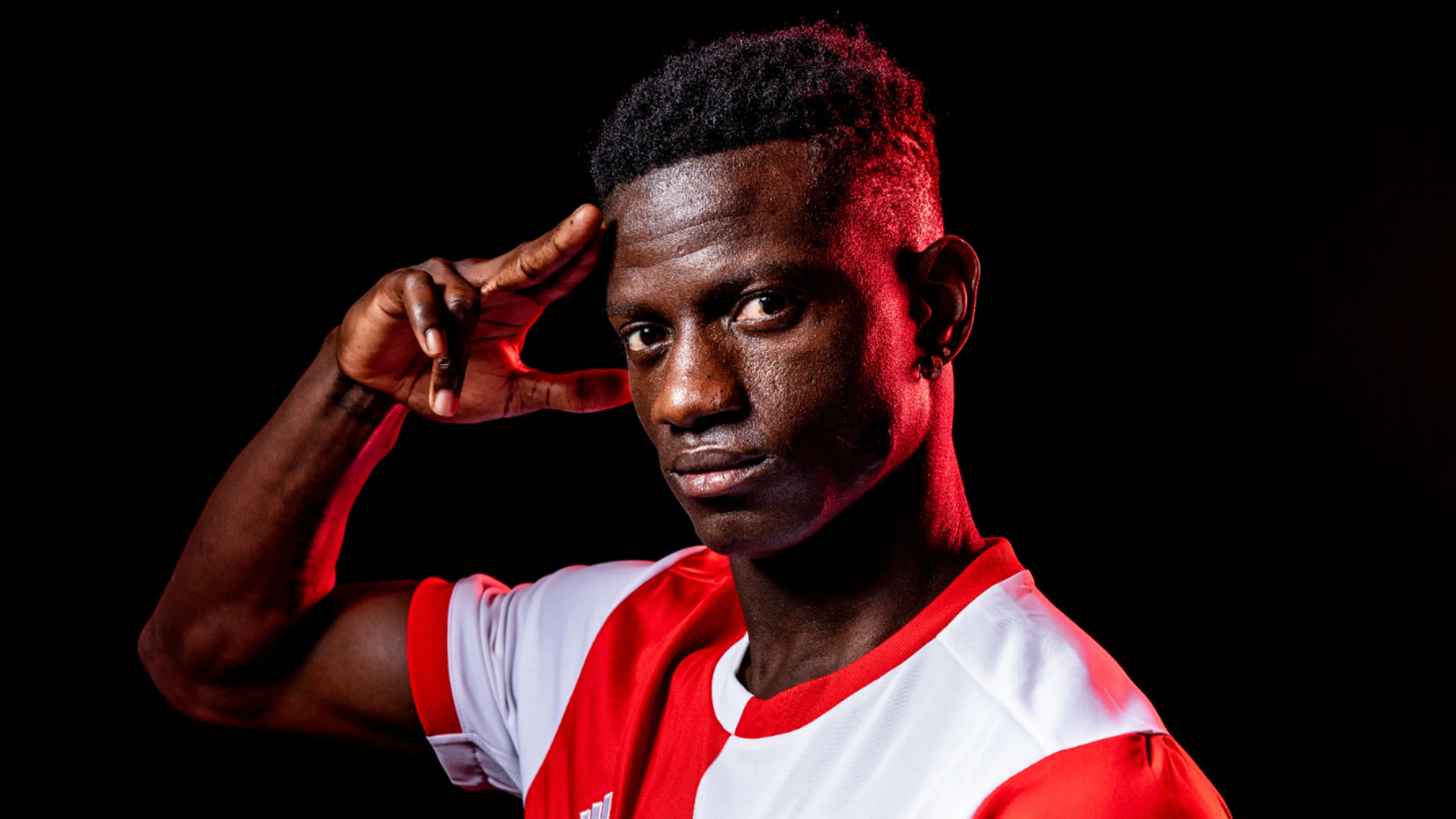 Stam zet Ié in basis bij Feyenoord