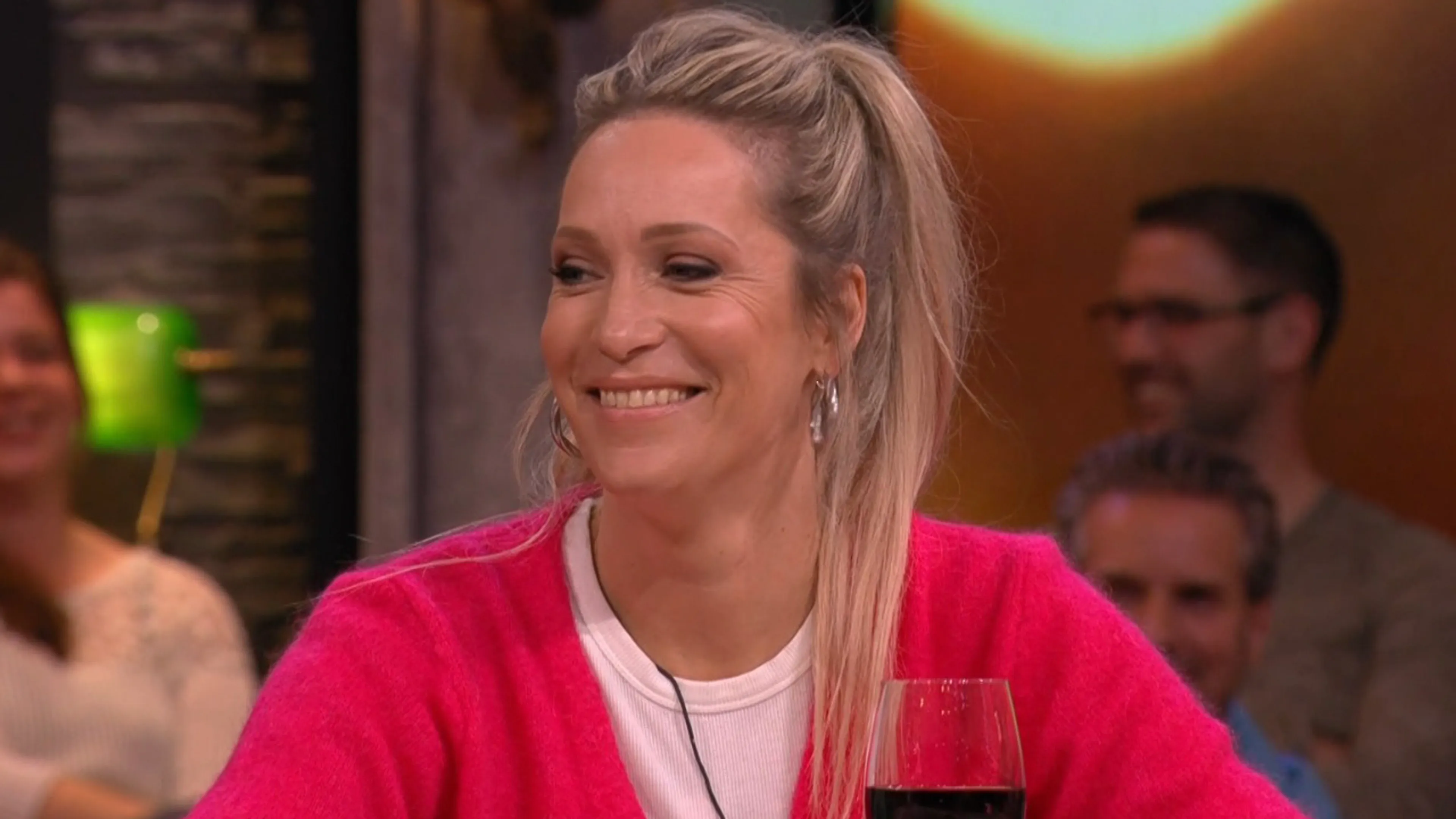 Aflevering Vandaag Inside met Hélène Hendriks, vrijdag 14 oktober 2022