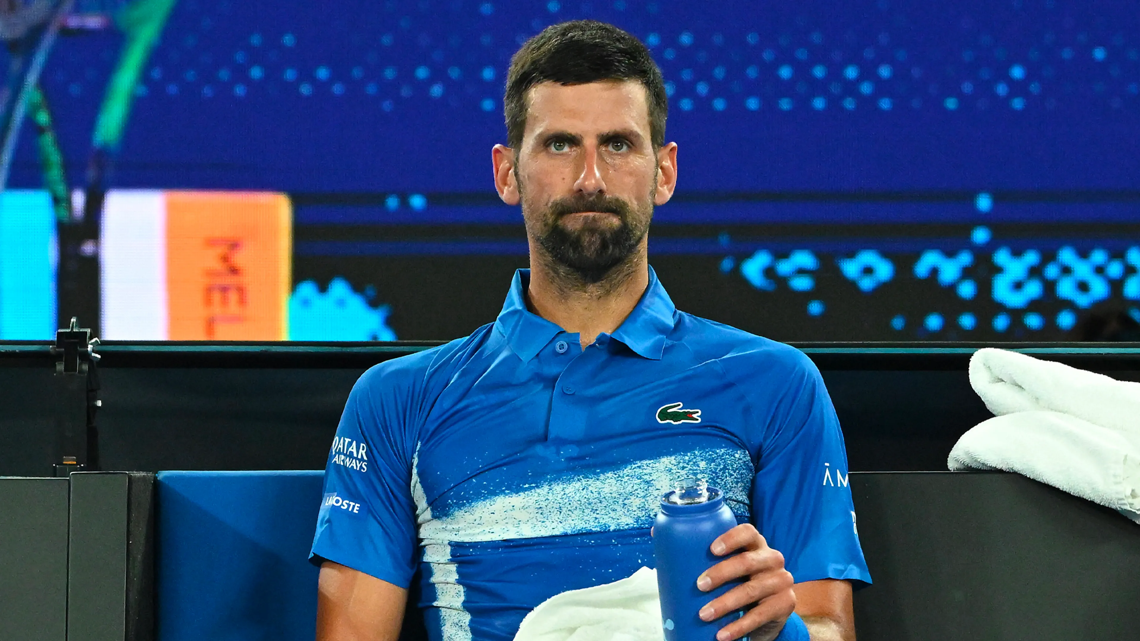 Djokovic zegt te zijn vergiftigd tijdens detentie in Melbourne in 2022