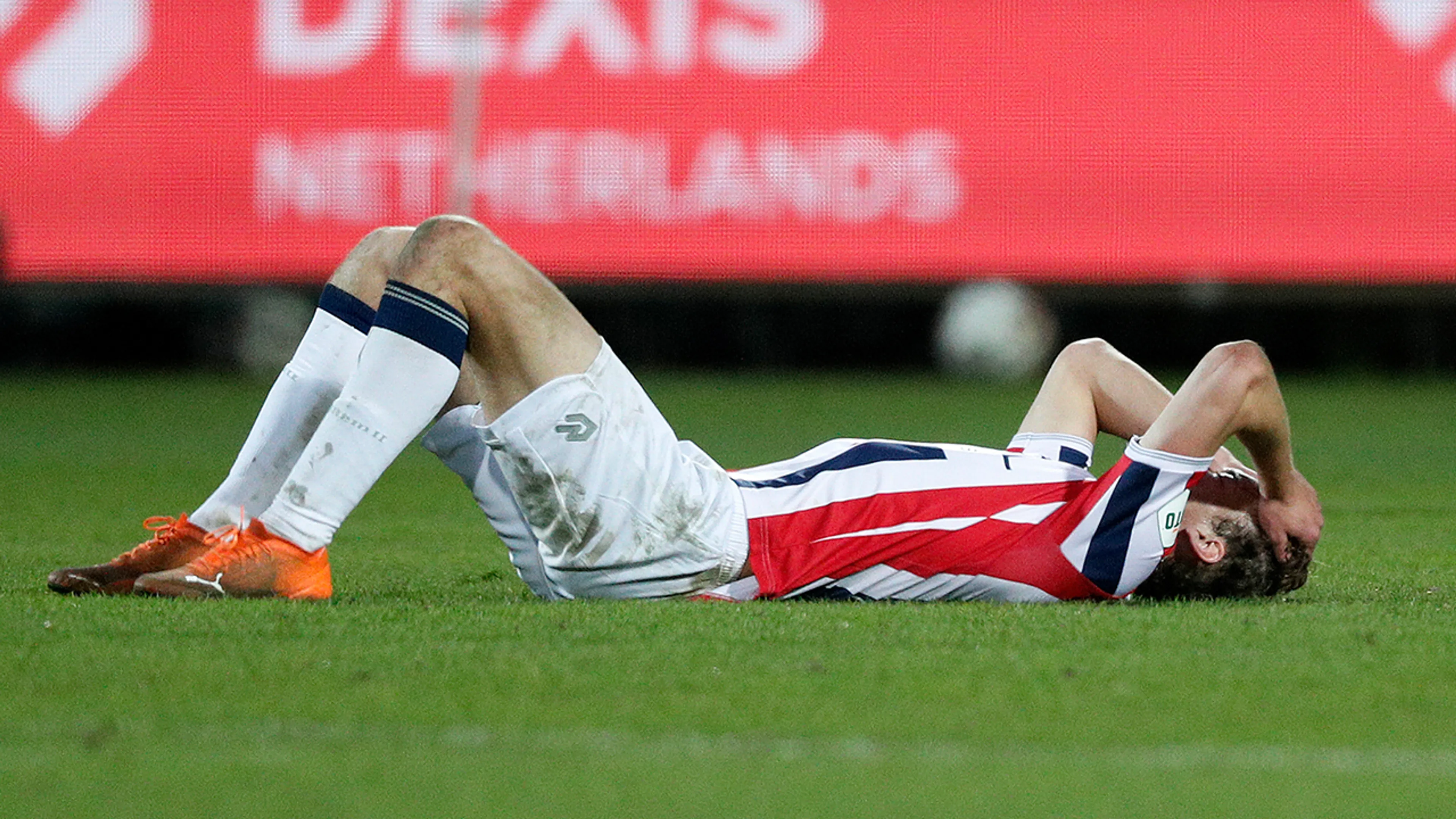 Nerveus degradatieduel tussen Willem II en ADO eindigt in gelijkspel