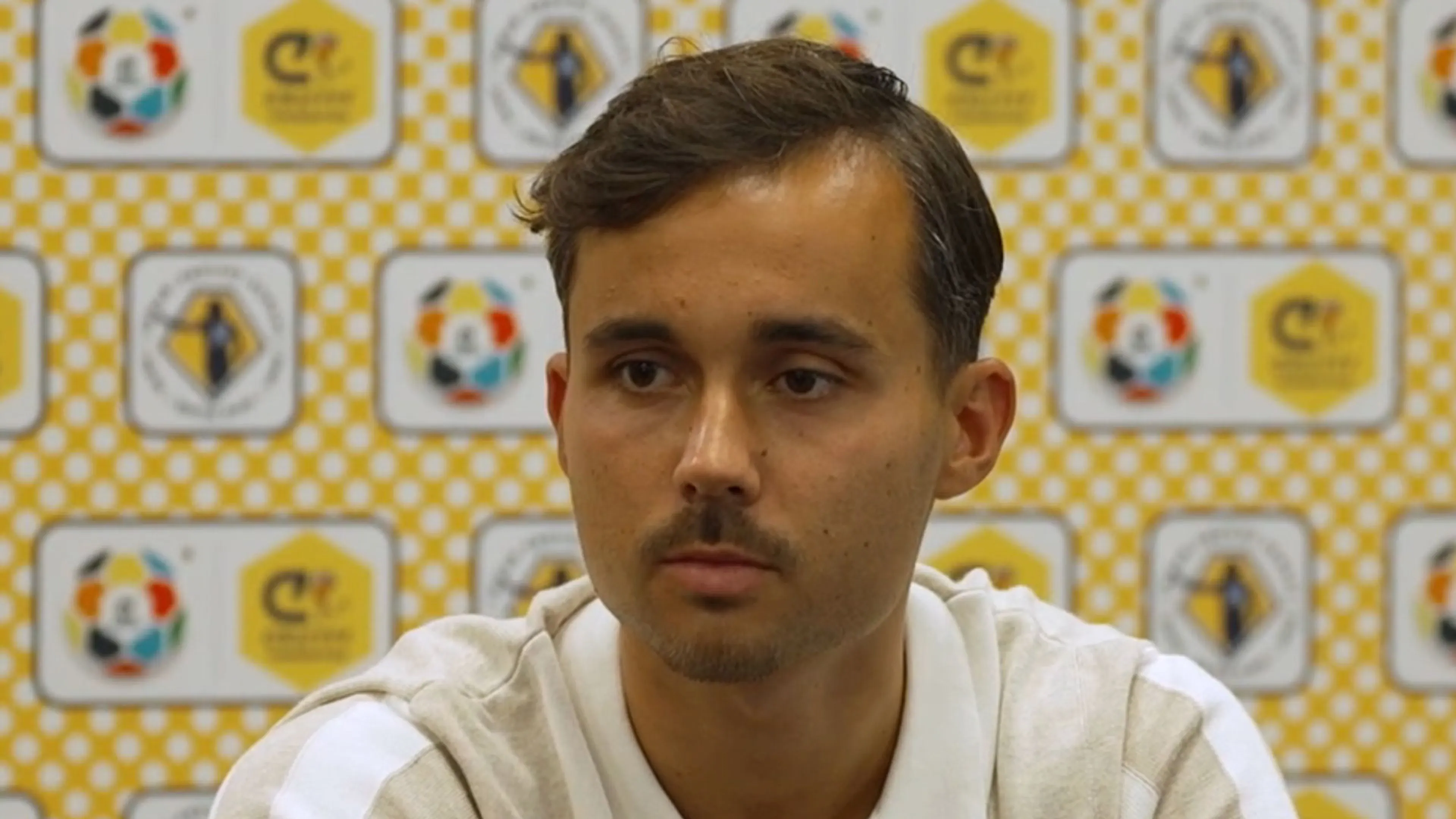 Go Ahead Eagles-speler Deijl over rivaliteit in het voetbal: 'Moet er niet aan denken dat Zwolle verdwijnt'