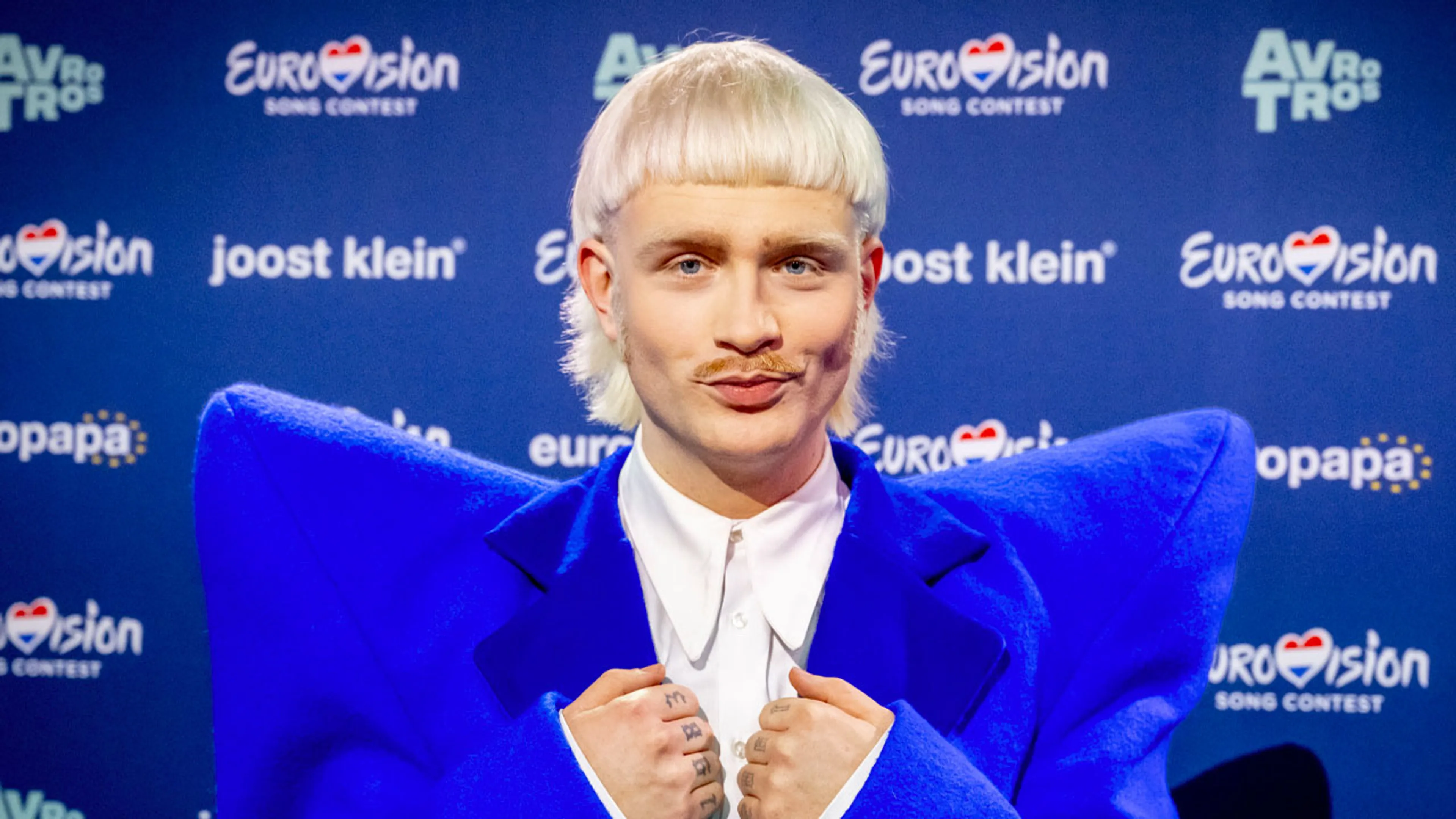 Joost Klein dreigt beelden Songfestival-incident online te zetten: 'Er is niks gebeurd!'