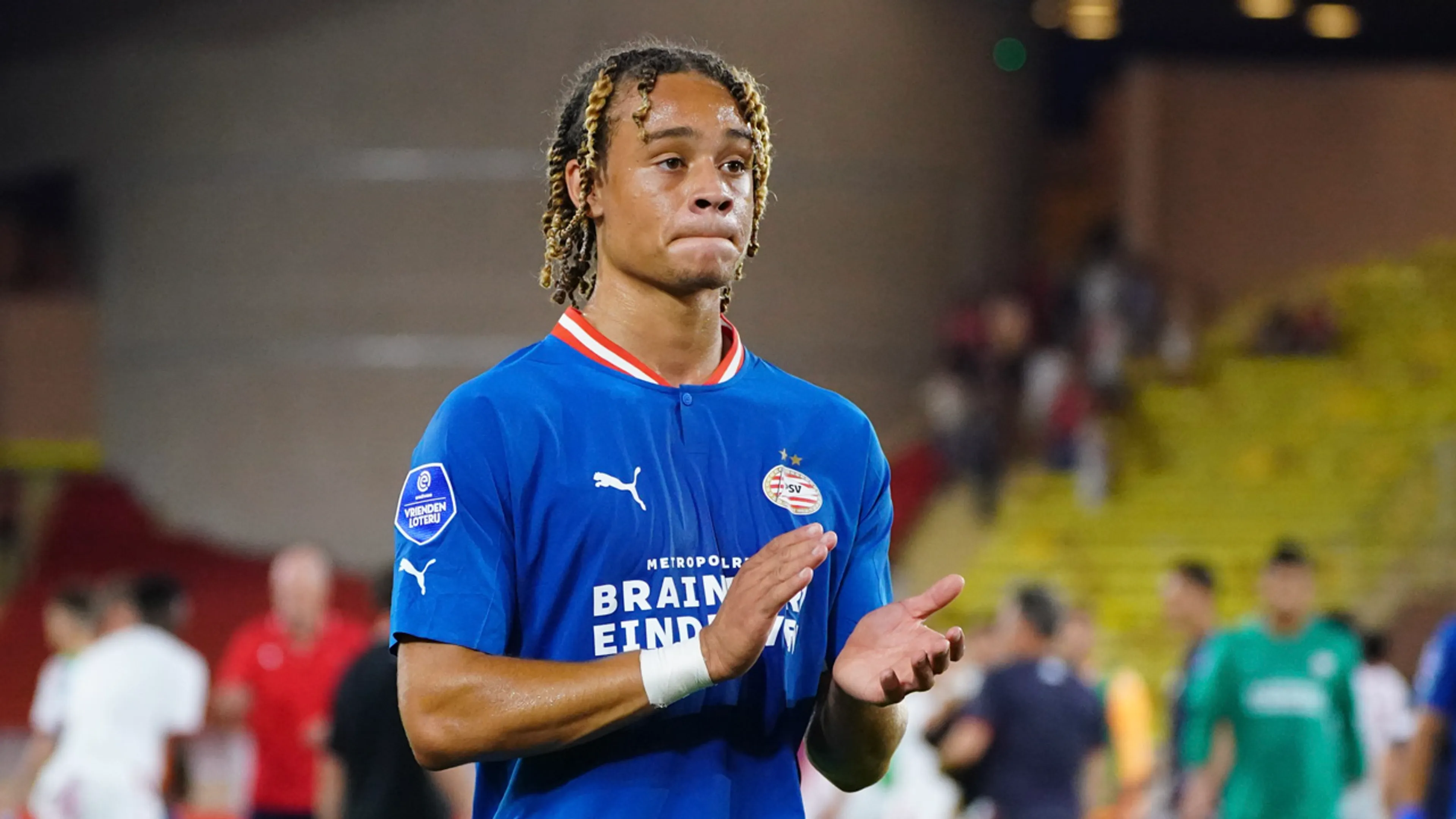 'Europese wedstrijden Ajax en PSV tóch weer op losse schroeven na overlijden Queen Elizabeth'