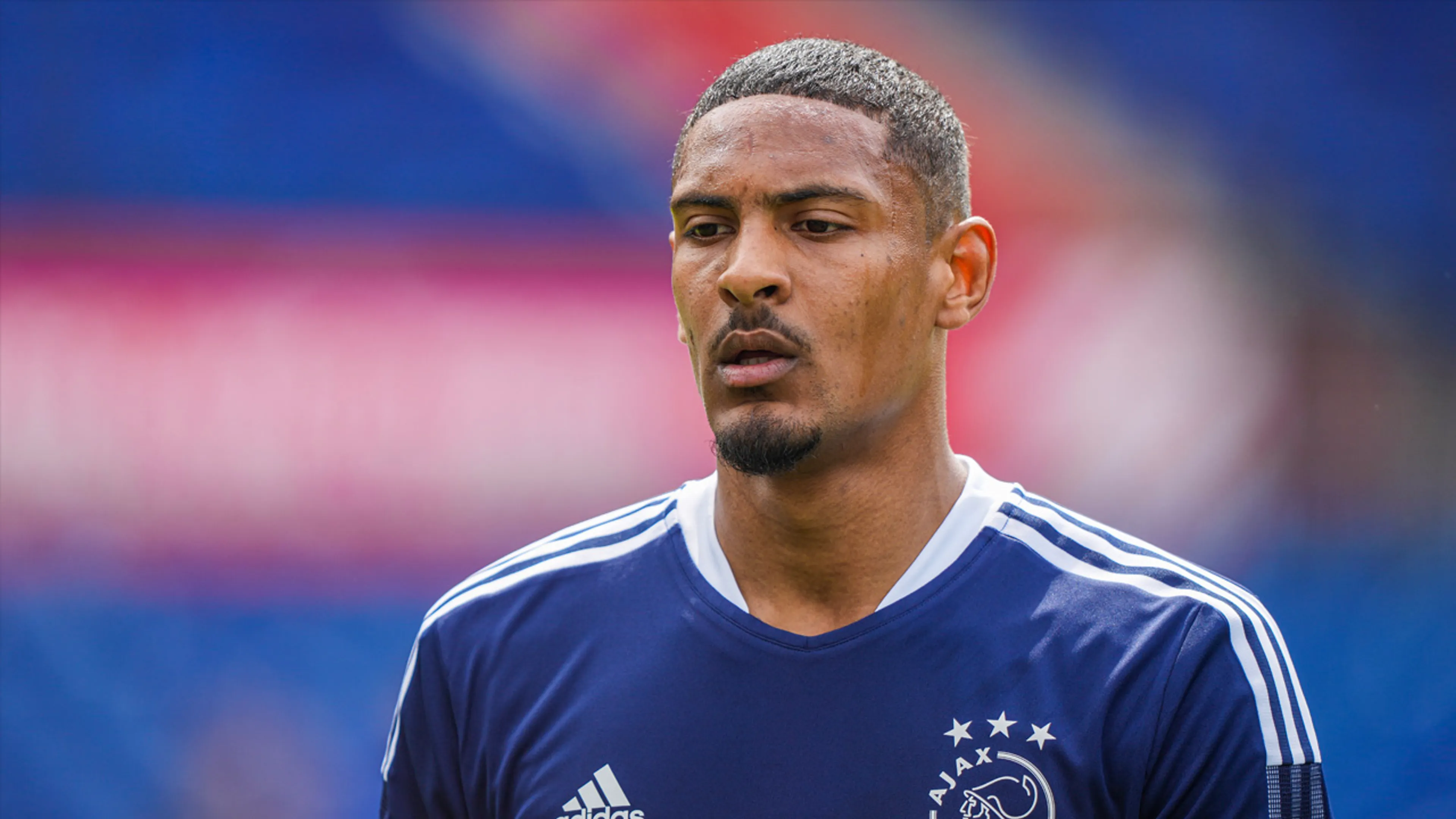 'Alle kwaliteiten waar een Ajax-spits aan moet voldoen, ontbreken in zijn arsenaal'