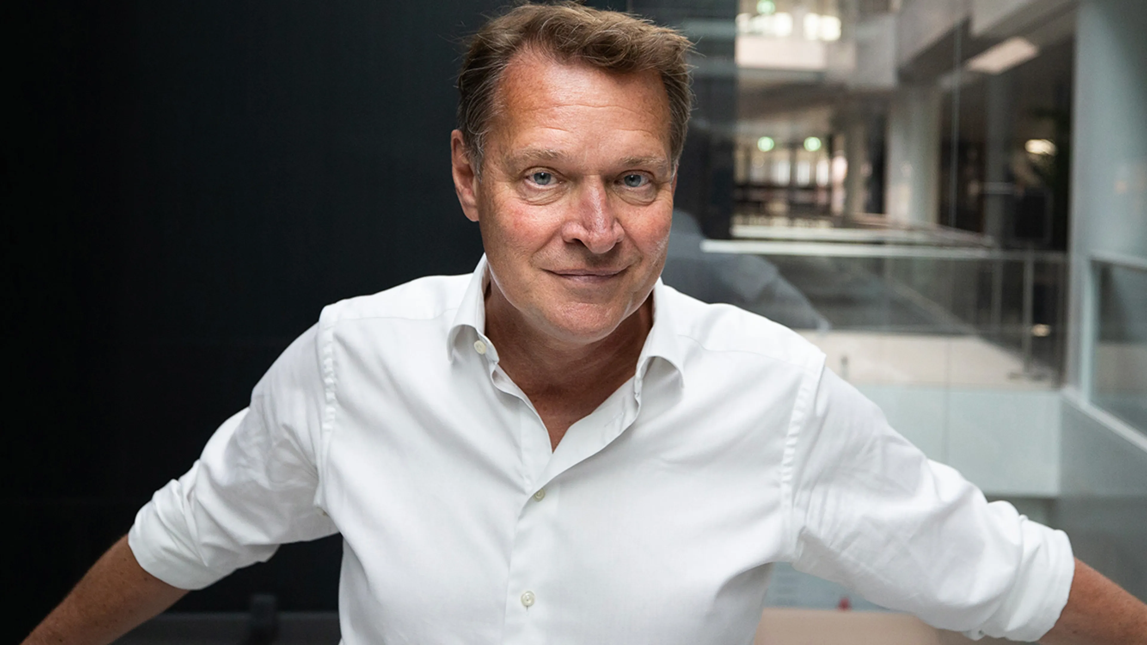 Groot nieuws op Deadline Day: Albert Verlinde weg bij Shownieuws