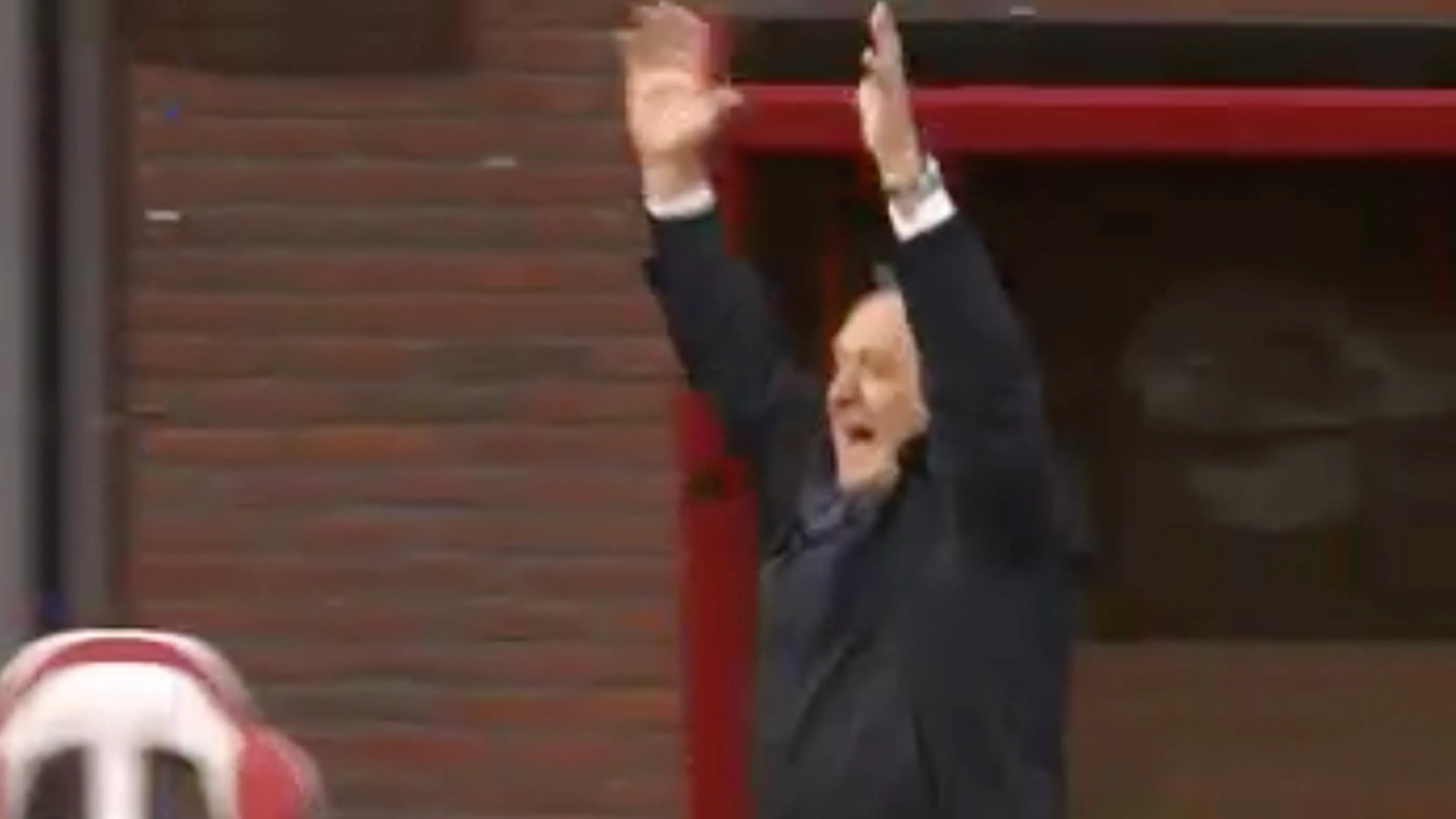 Pure blijdschap bij Advocaat na ontsnapping tegen Emmen