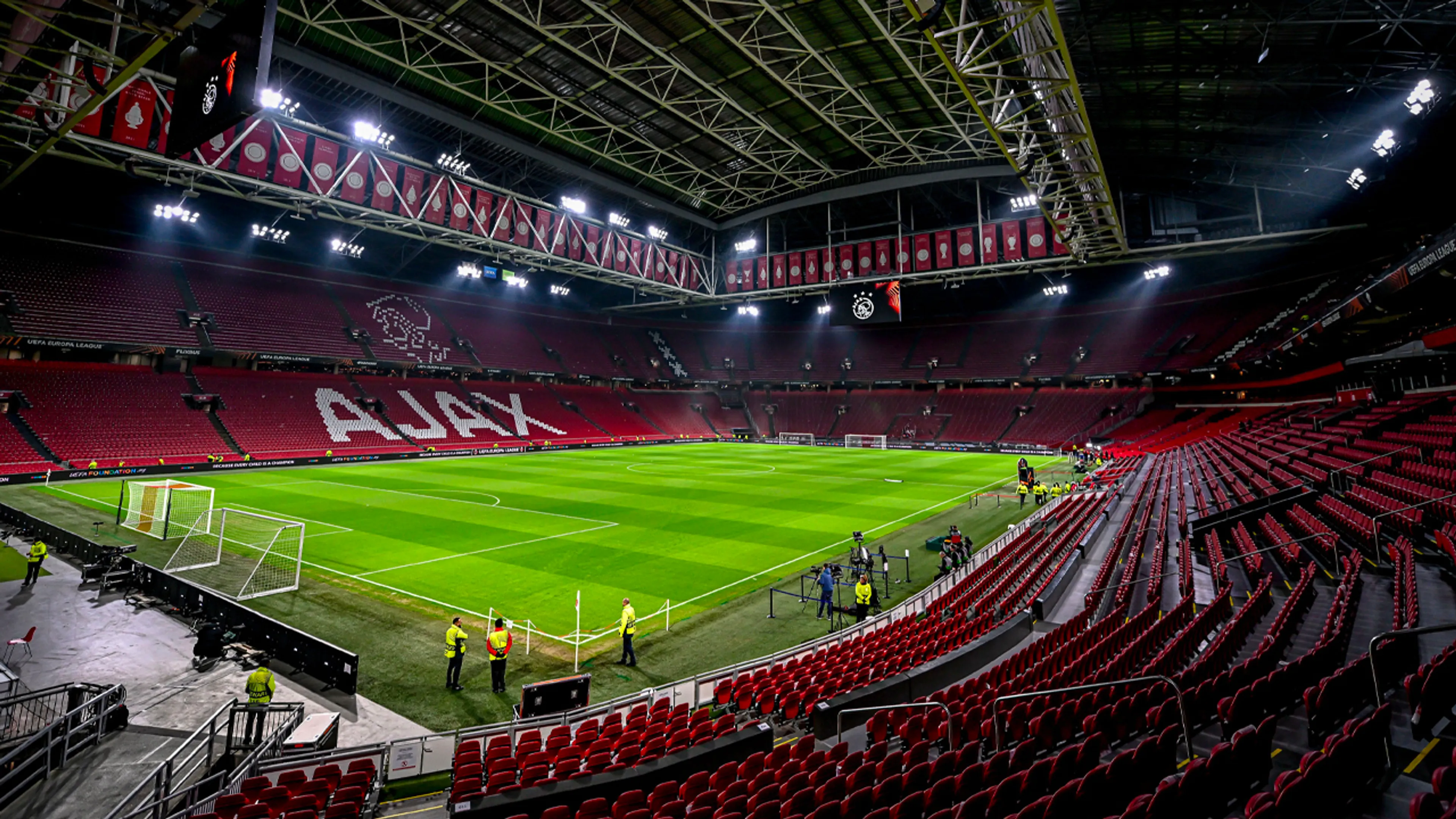 'Verzoek gedaan om Ajax 'koninklijk' te krijgen, maar dat wil de Koning niet en het kán niet'