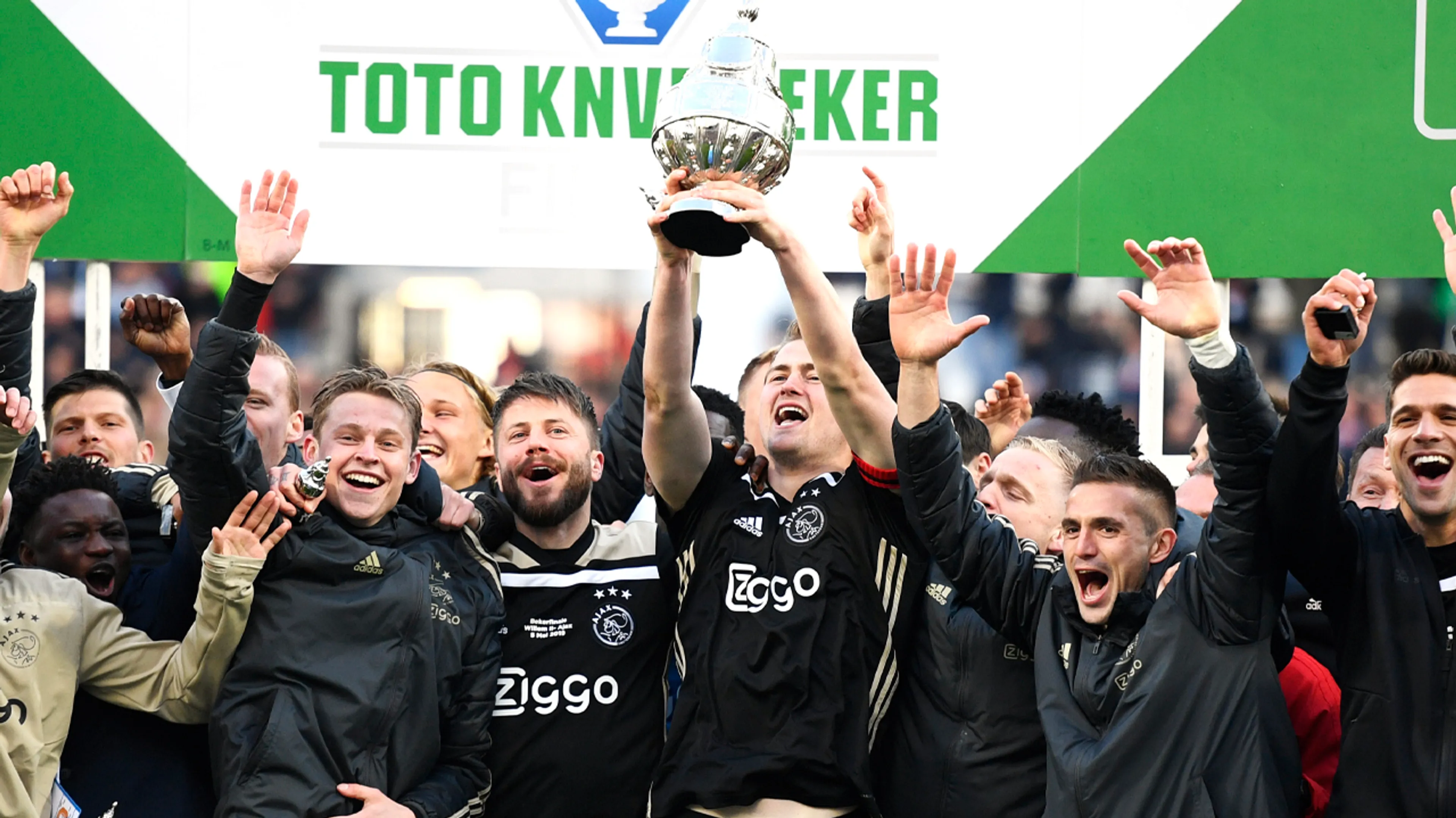 Ajax wint KNVB-beker met zege op Willem II