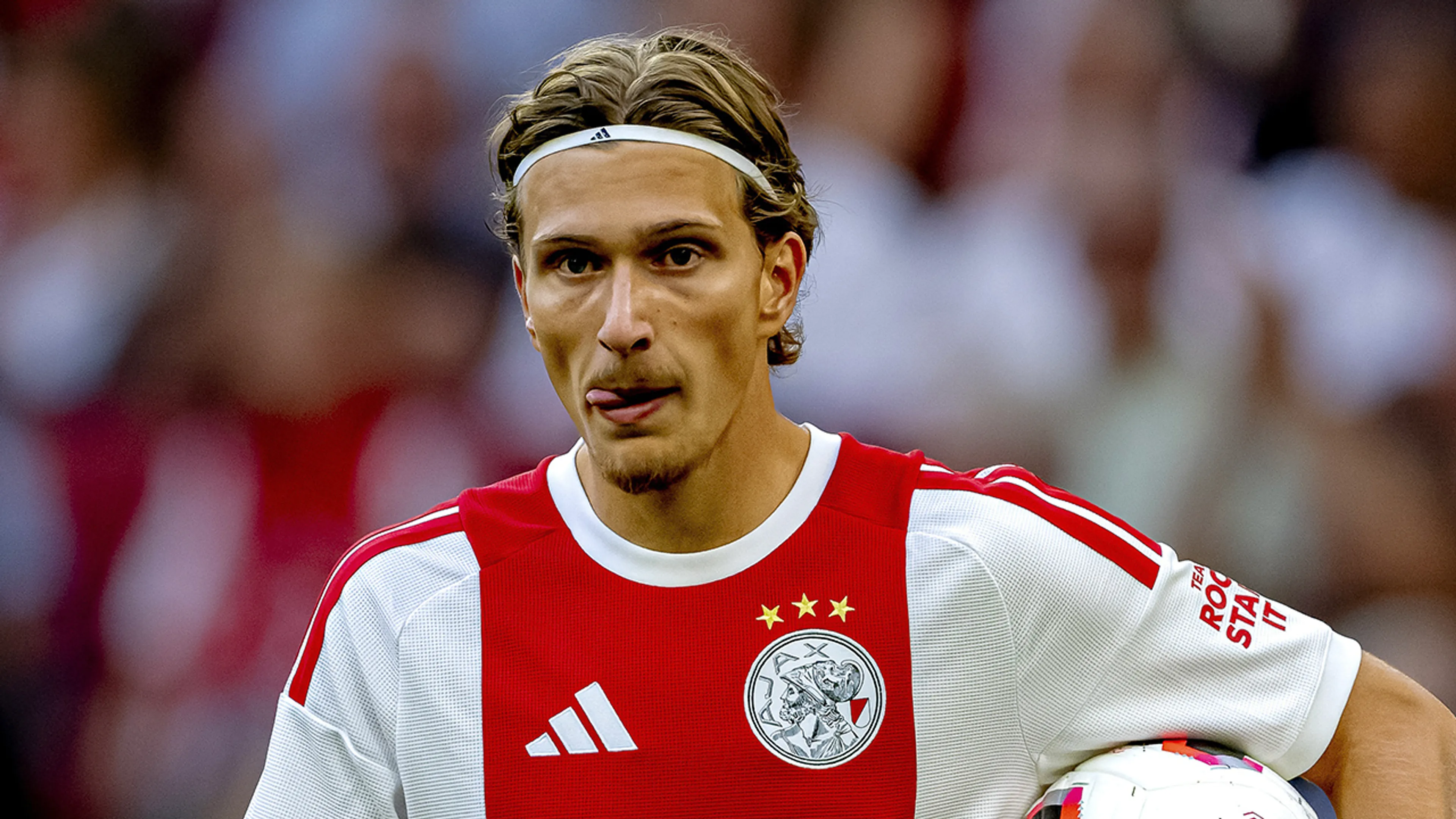 PSG geeft strijd om Mika Godts niet op: dit bod moet Ajax overtuigen