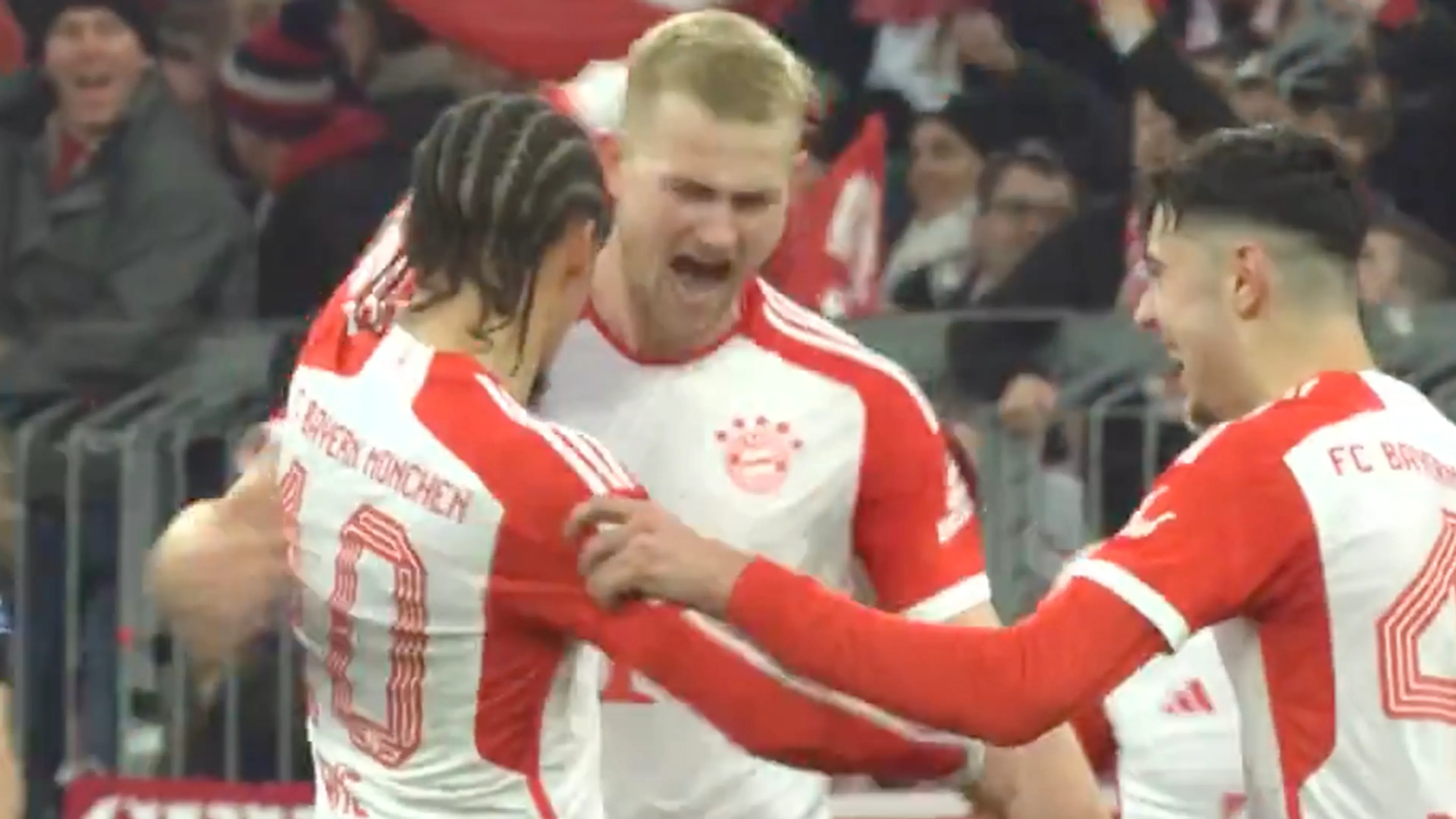 Videogoal: Matthijs de Ligt met héérlijke kopbal belangrijk voor Bayern München