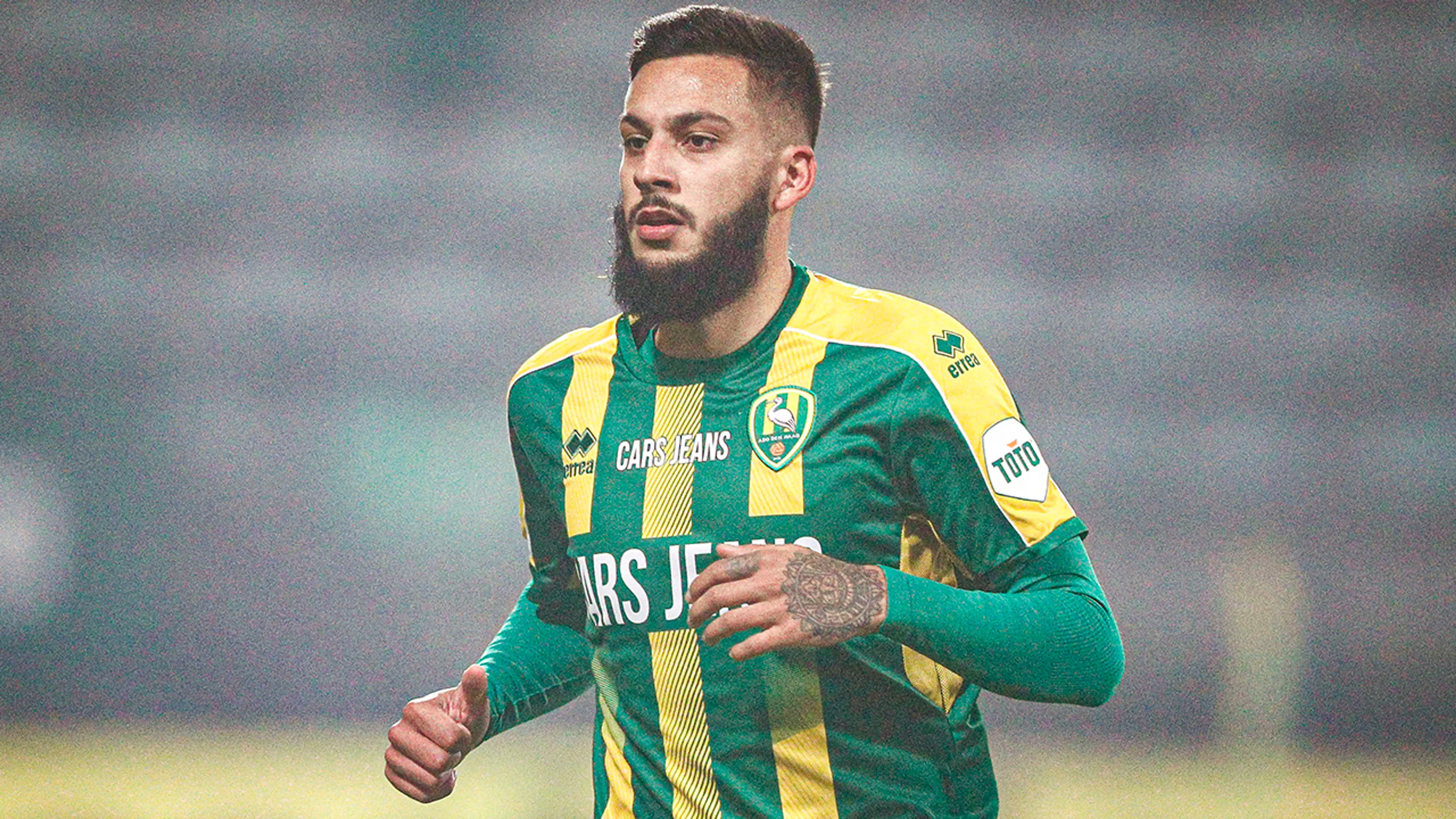 ZIEN: Ricardo Kishna zet Amsterdams penthouse voor miljoenen (!) te koop
