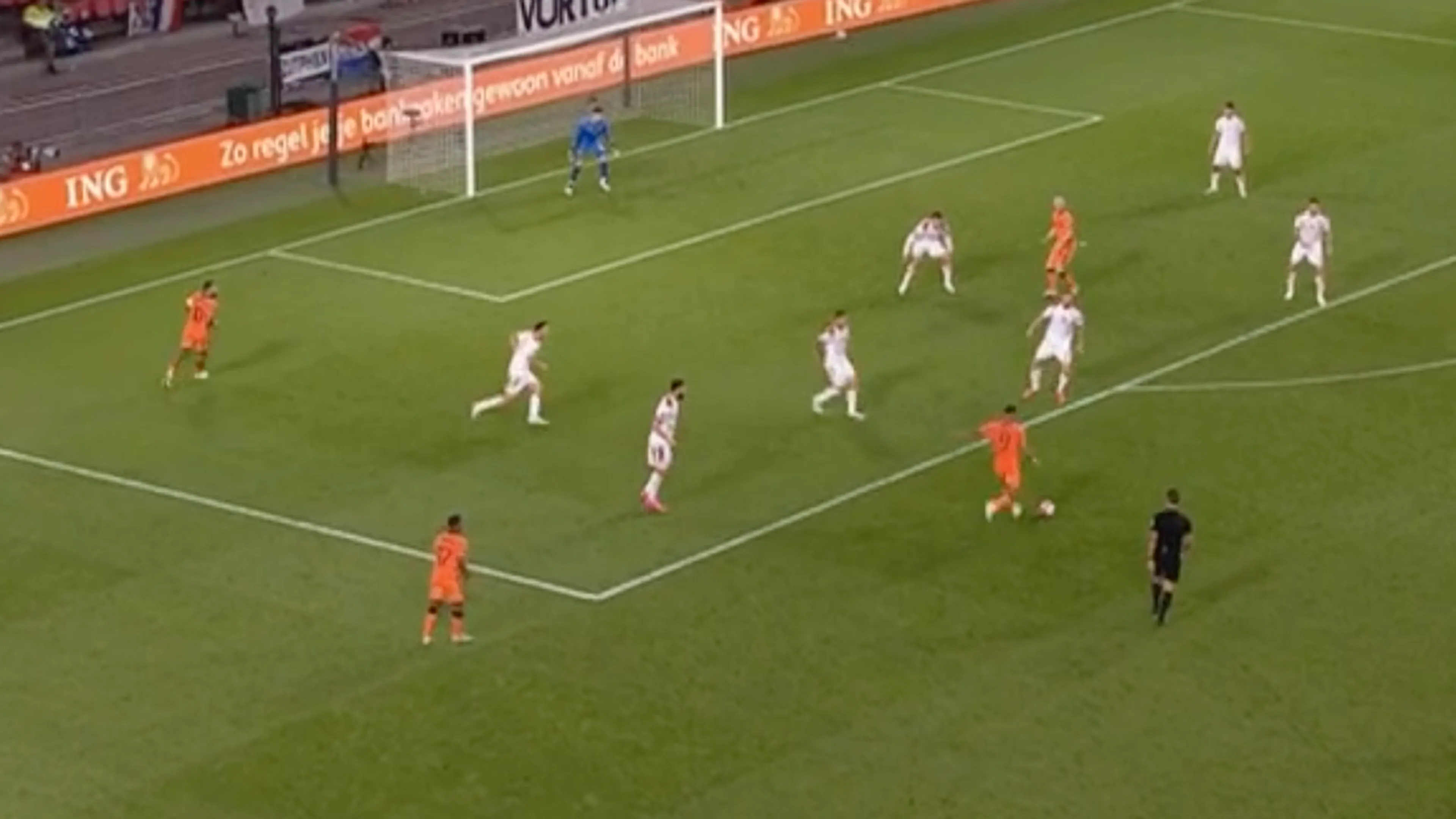 VIDEOGOAL: CODY GAKPO MET EEN WERELDGOAL!