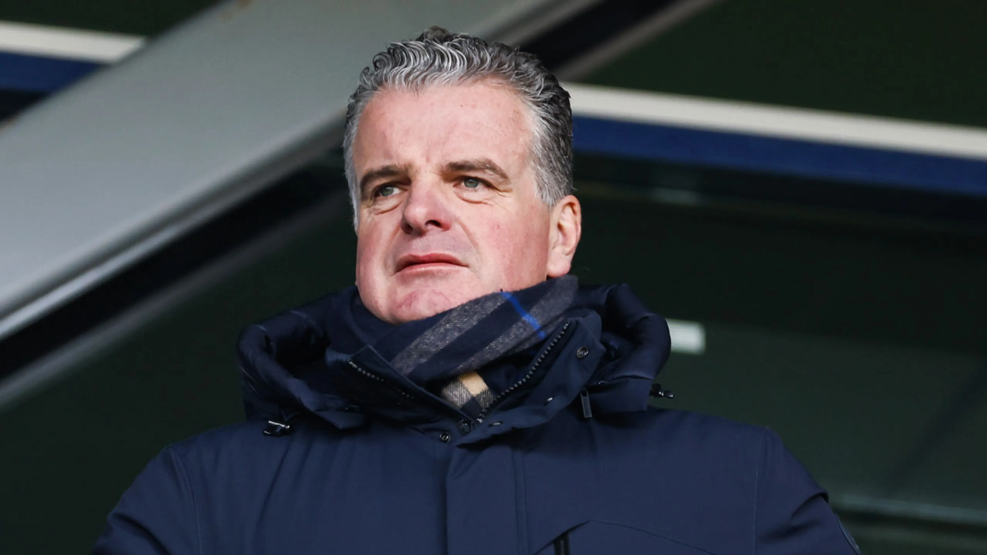 Man aangehouden voor online zetten 06-nummer van Feyenoord-directeur Dennis te Kloese