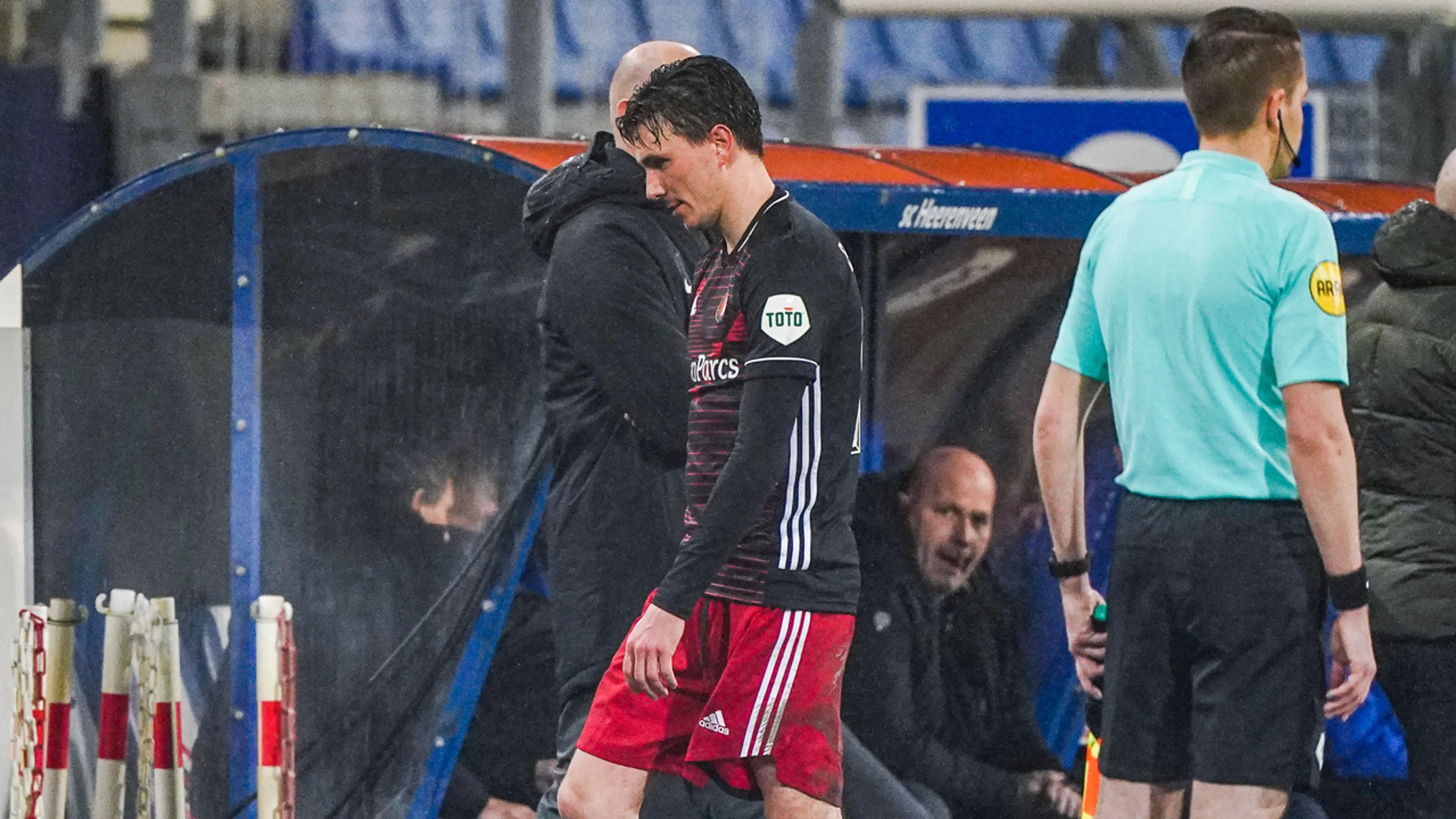 Heerenveen schakelt Feyenoord uit na krankzinnige kwartfinale