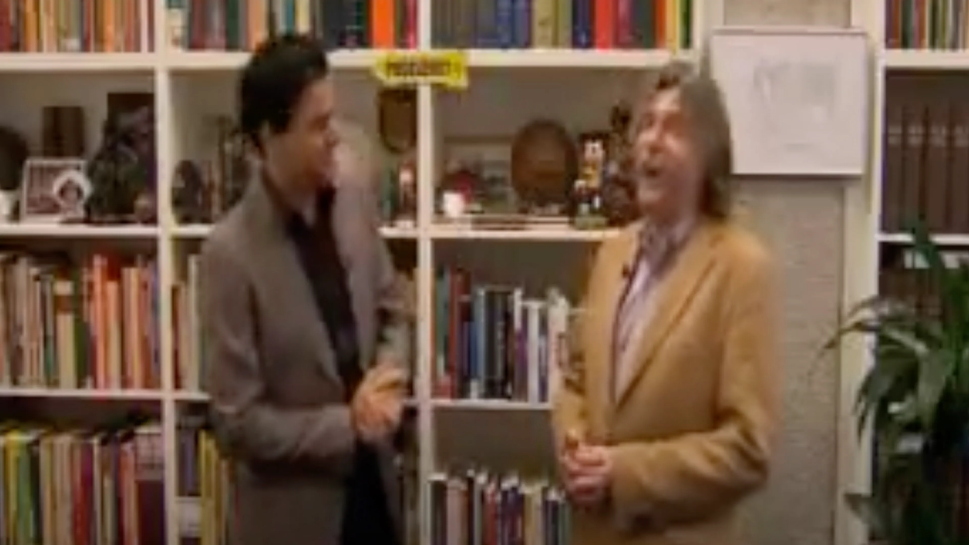 Classic: Johan Derksen trapt in 'Doordekken' vol in 1 april-grap van Wilfred Genee