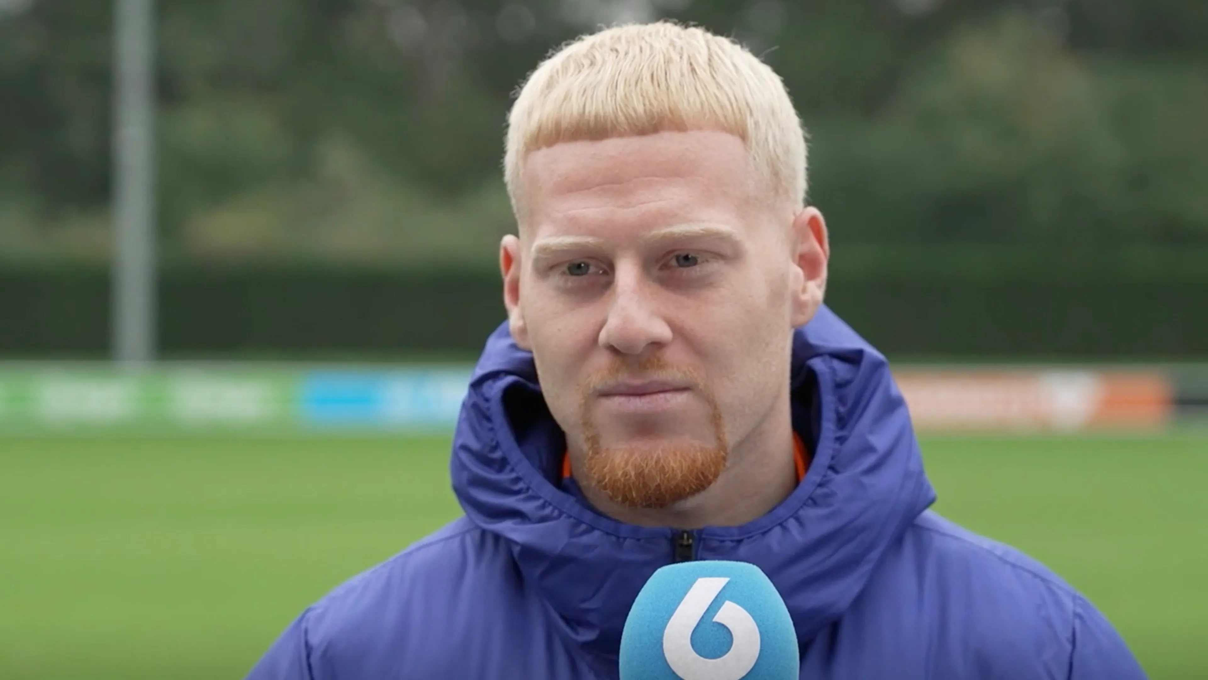 Ruikt Mexx Meerdink z'n kans bij Oranje na 'paspoortprobleem' Memphis Depay?