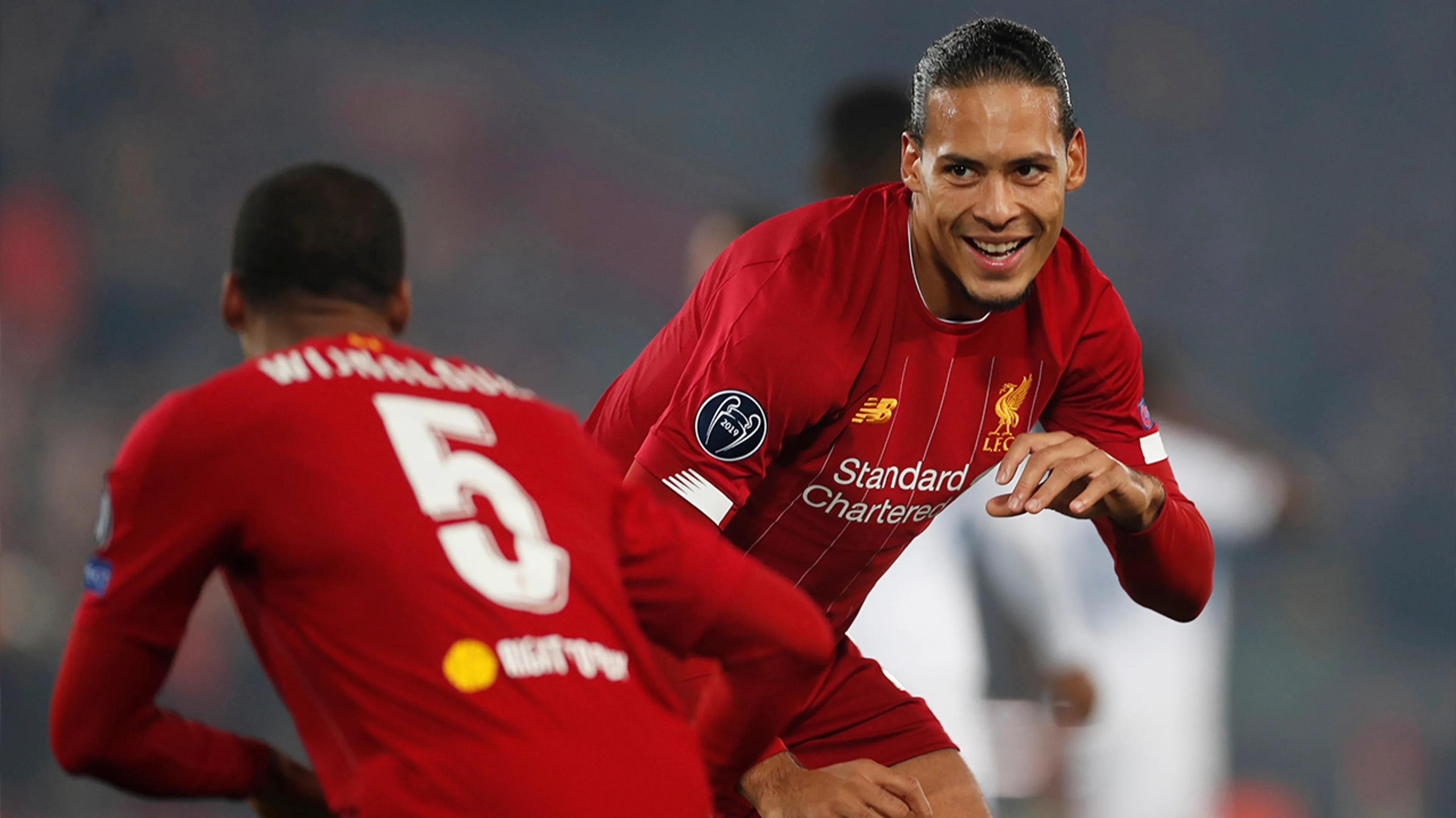 Van Dijk steunt FC Groningen, Wijnaldum volgt voorbeeld