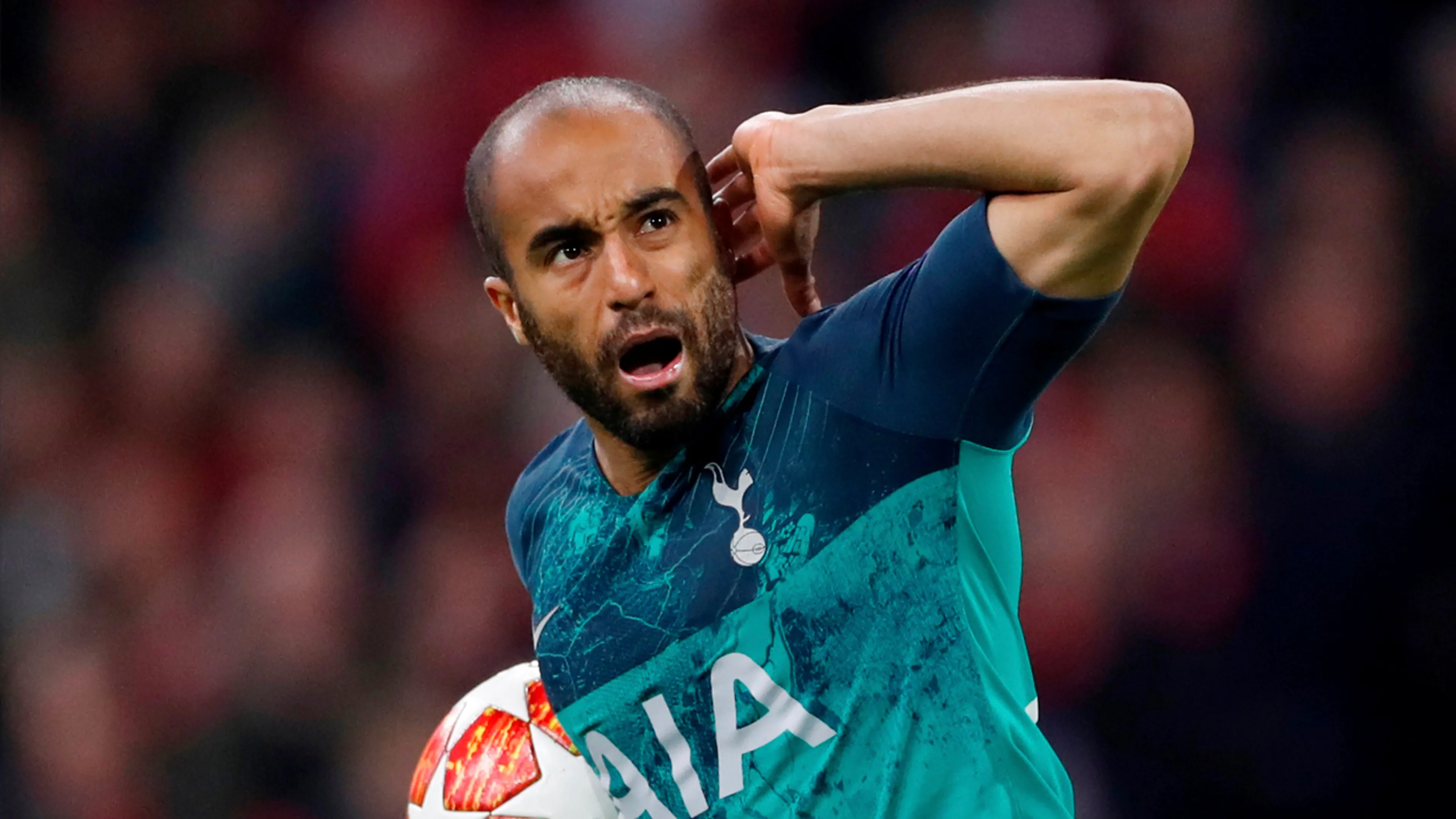 Tottenham strooit zout in Amsterdamse wonden met felicitatie-video Lucas Moura