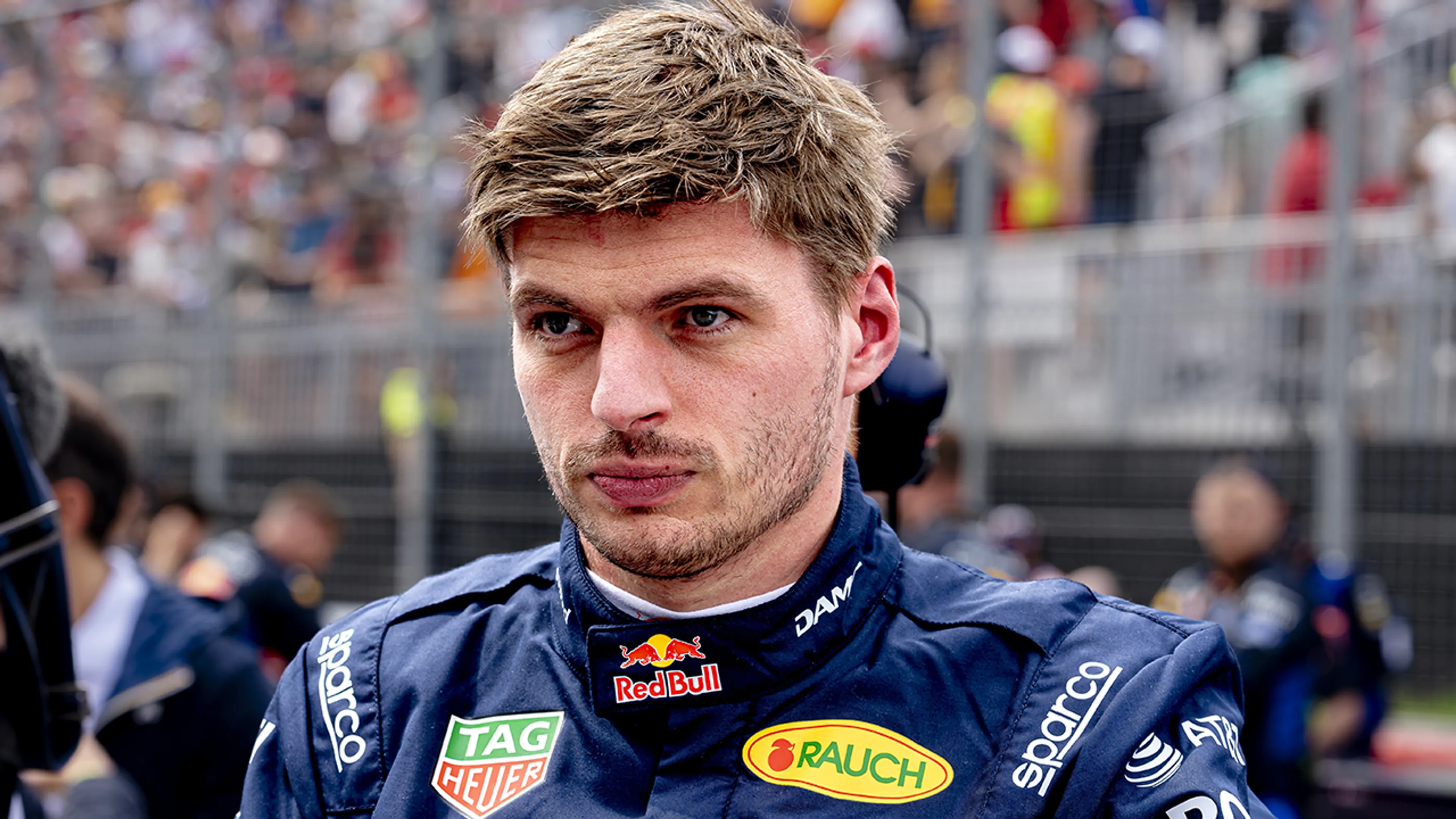 Max Verstappen grijpt eerste podium na mooi gevecht met Lewis Hamilton