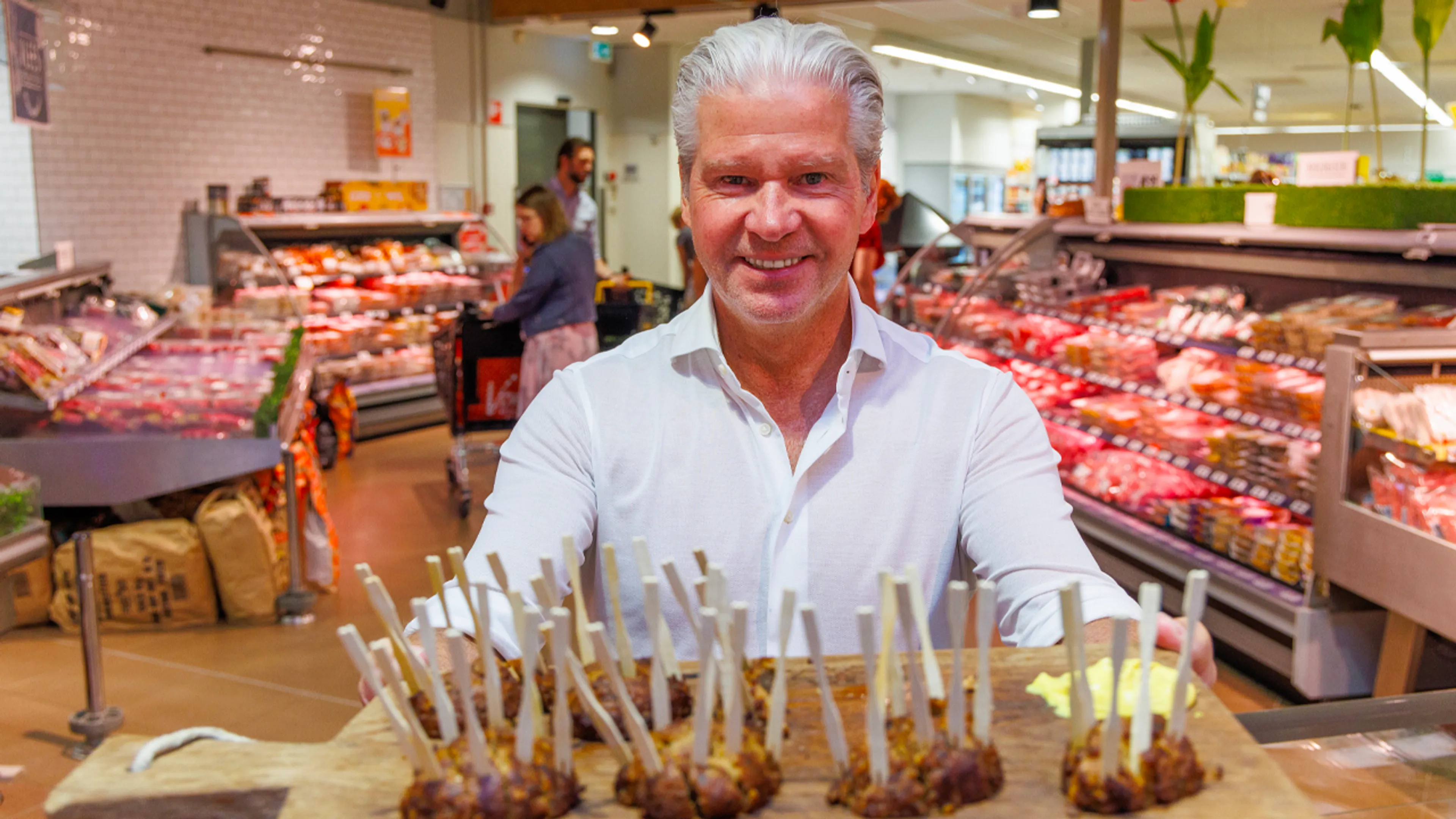Dries Roelvink onthult hoeveel geld hij al heeft verdiend met zijn gehaktballen