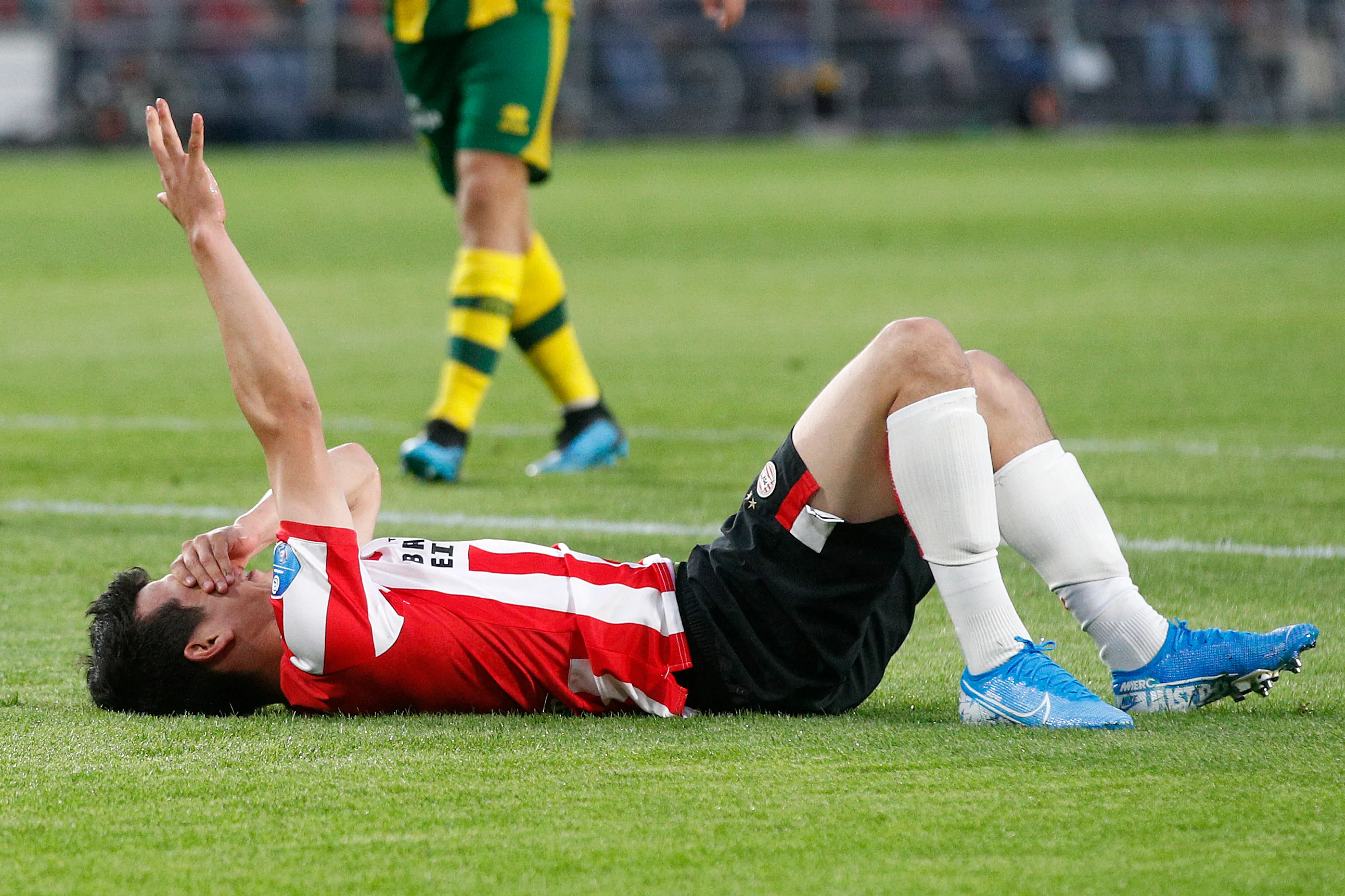 Inzetbaarheid Lozano onzeker bij PSV