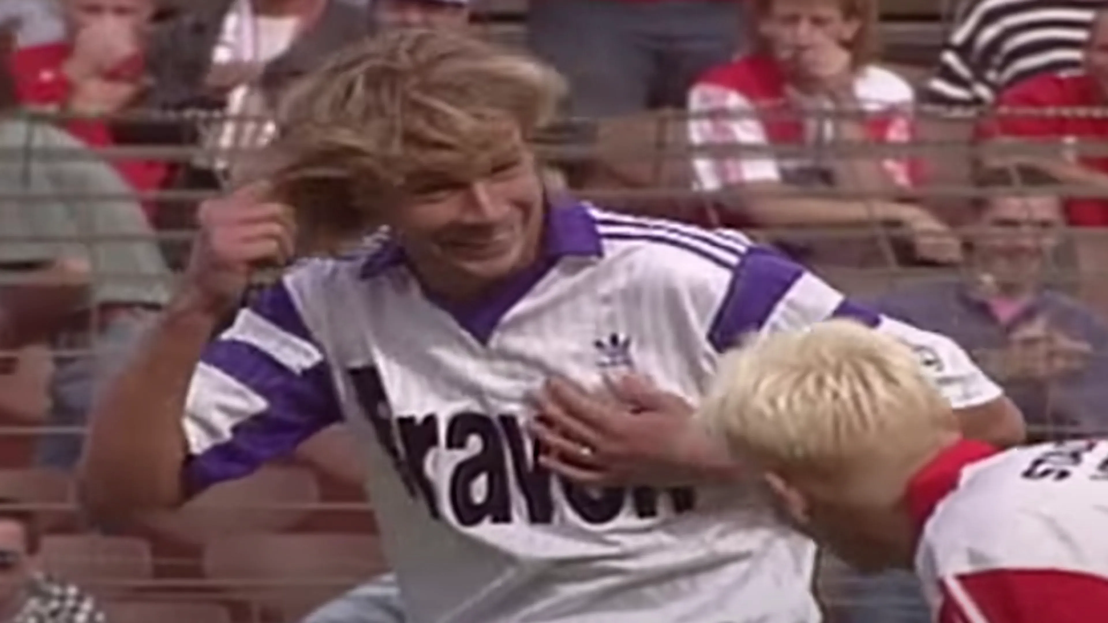CLASSIC: Hansie Hansie pakt snelste gele kaart ooit in Eredivisie
