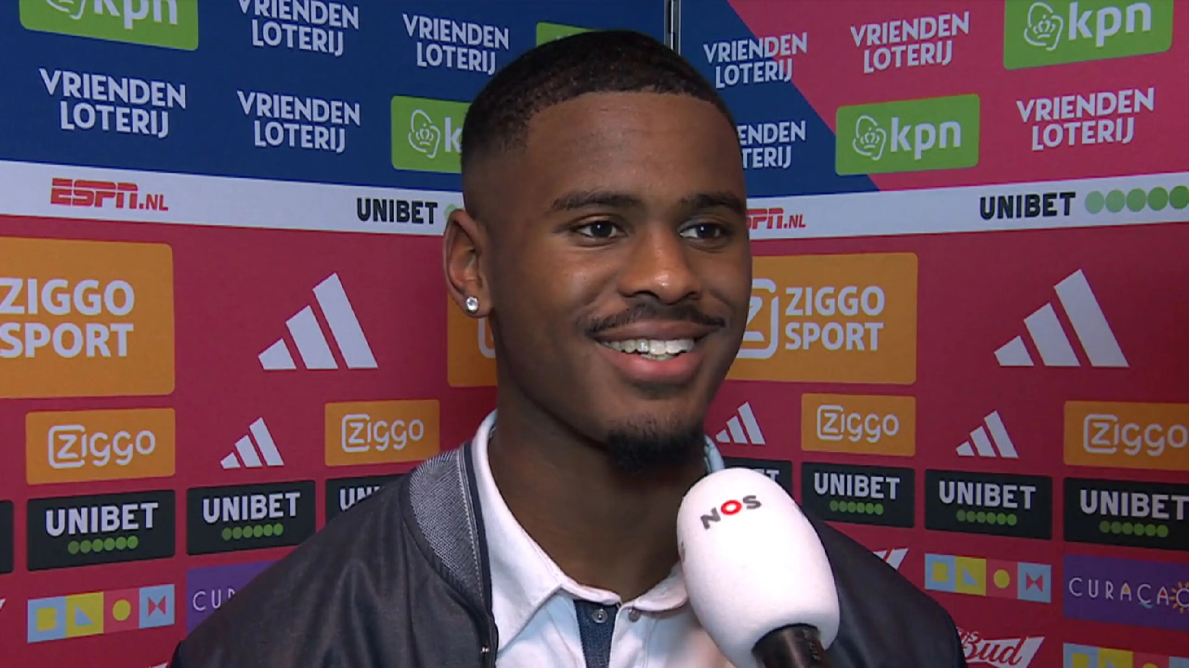 Vader Hato (Feyenoord-fan) trekt Ajax-shirt aan na goal zoon: 'Dat was de deal'