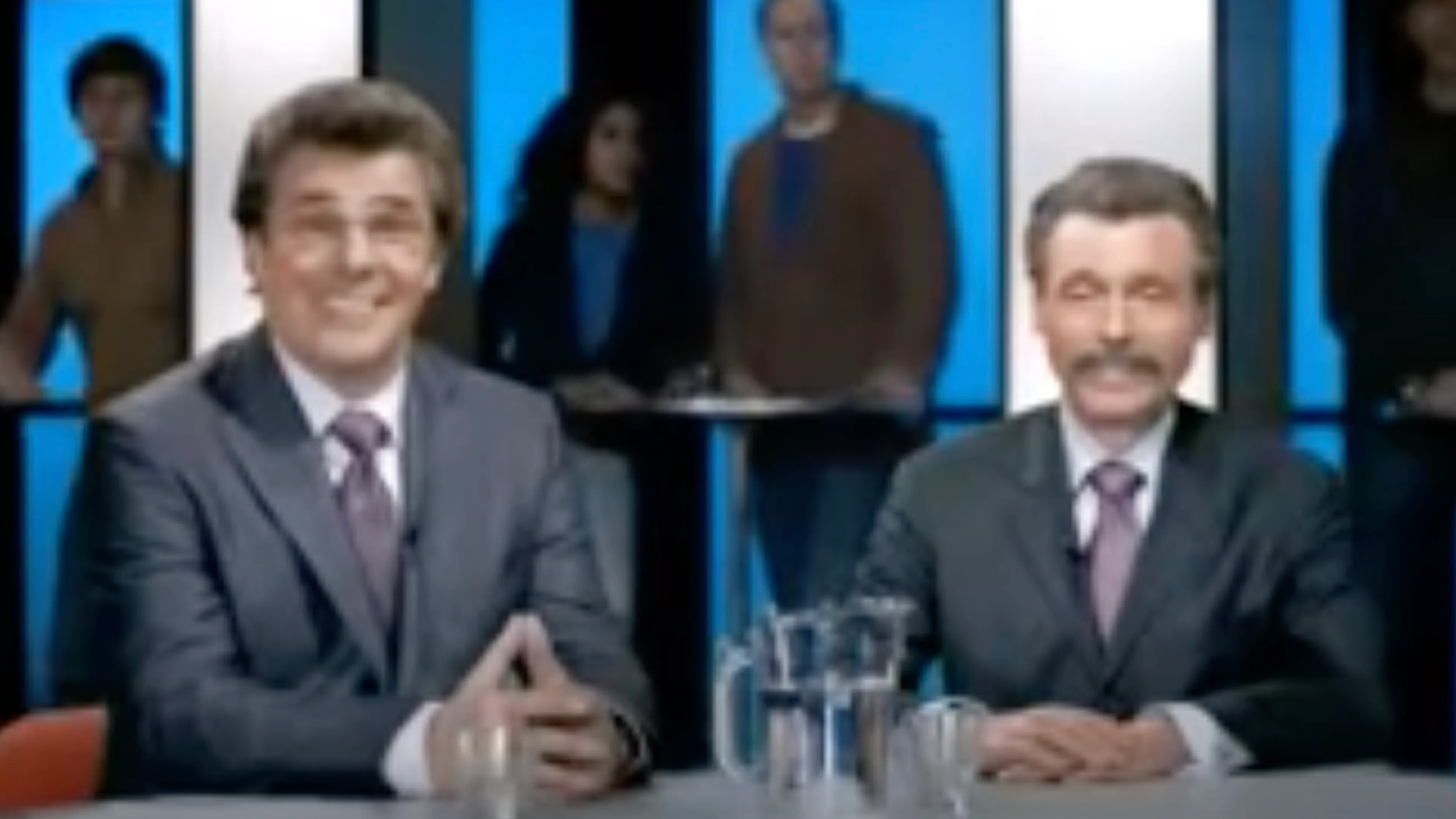 Throwback: Johan Derksen en Willem van Hanegem schitteren in reclamespotje KPN