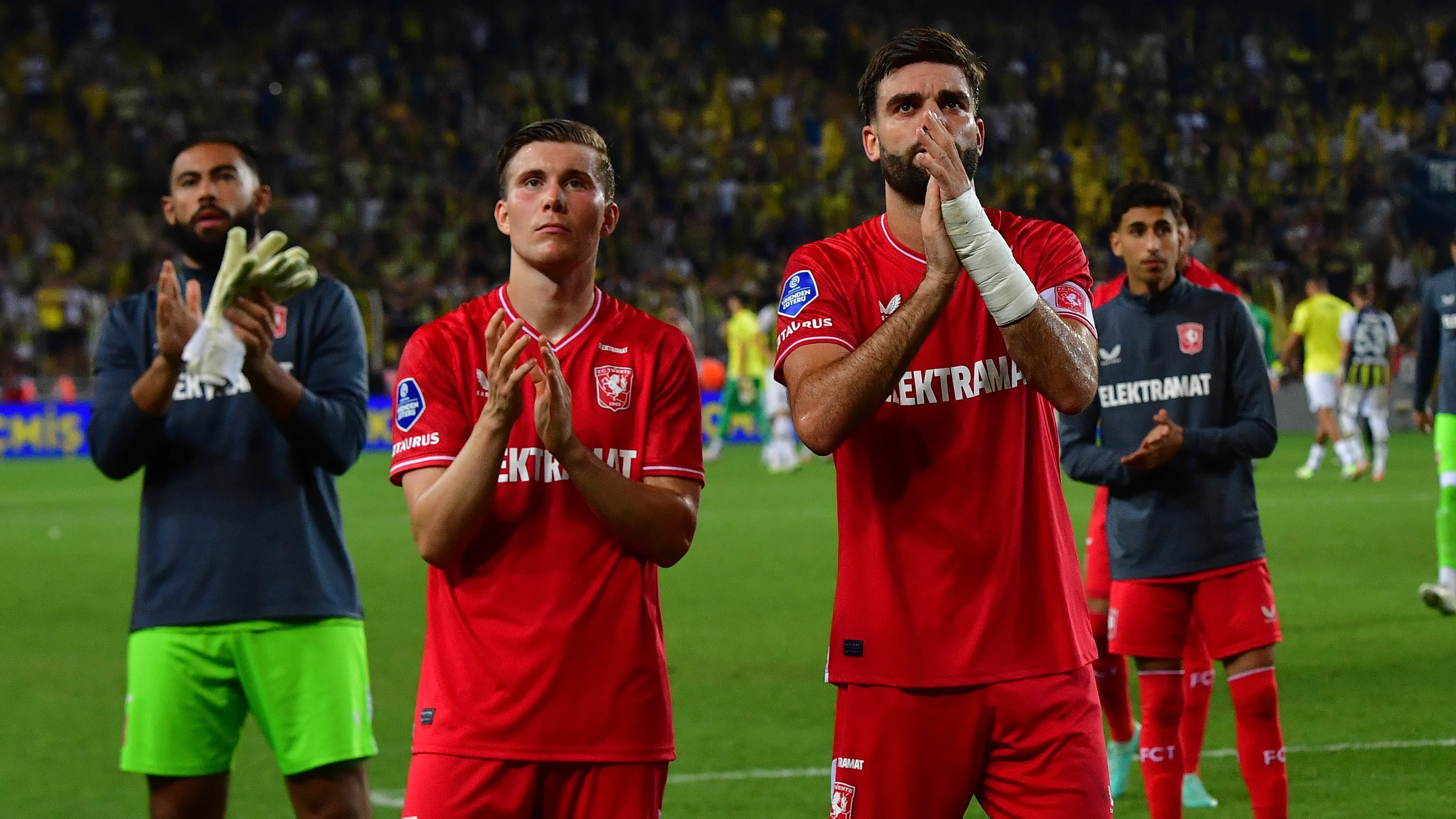 SAMENVATTING: Fenerbahçe - FC Twente (play-offs Conference League)