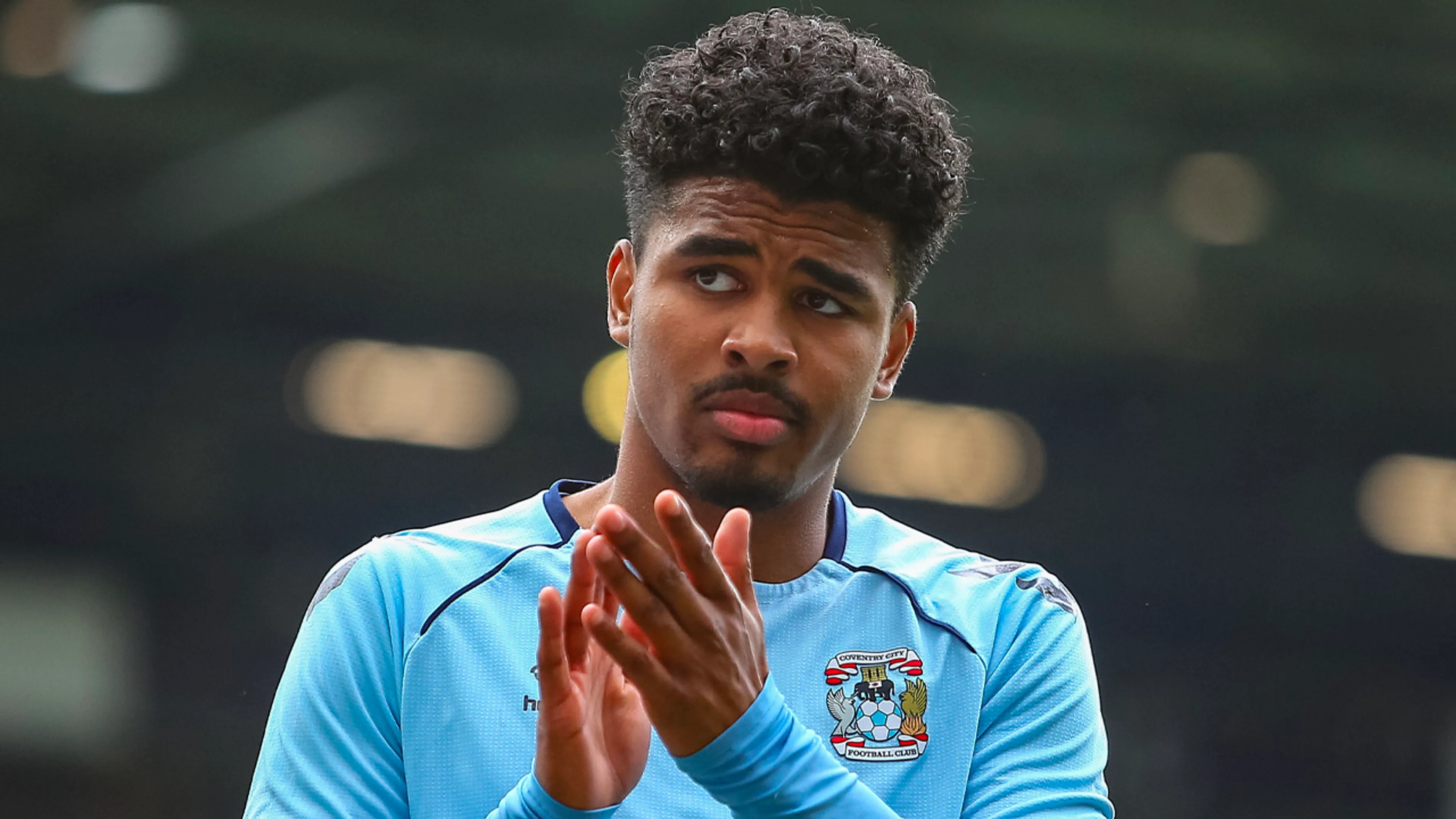 'Maatsen komt niet naar Rotterdam: verdediger belt Arne Slot en Feyenoord af'