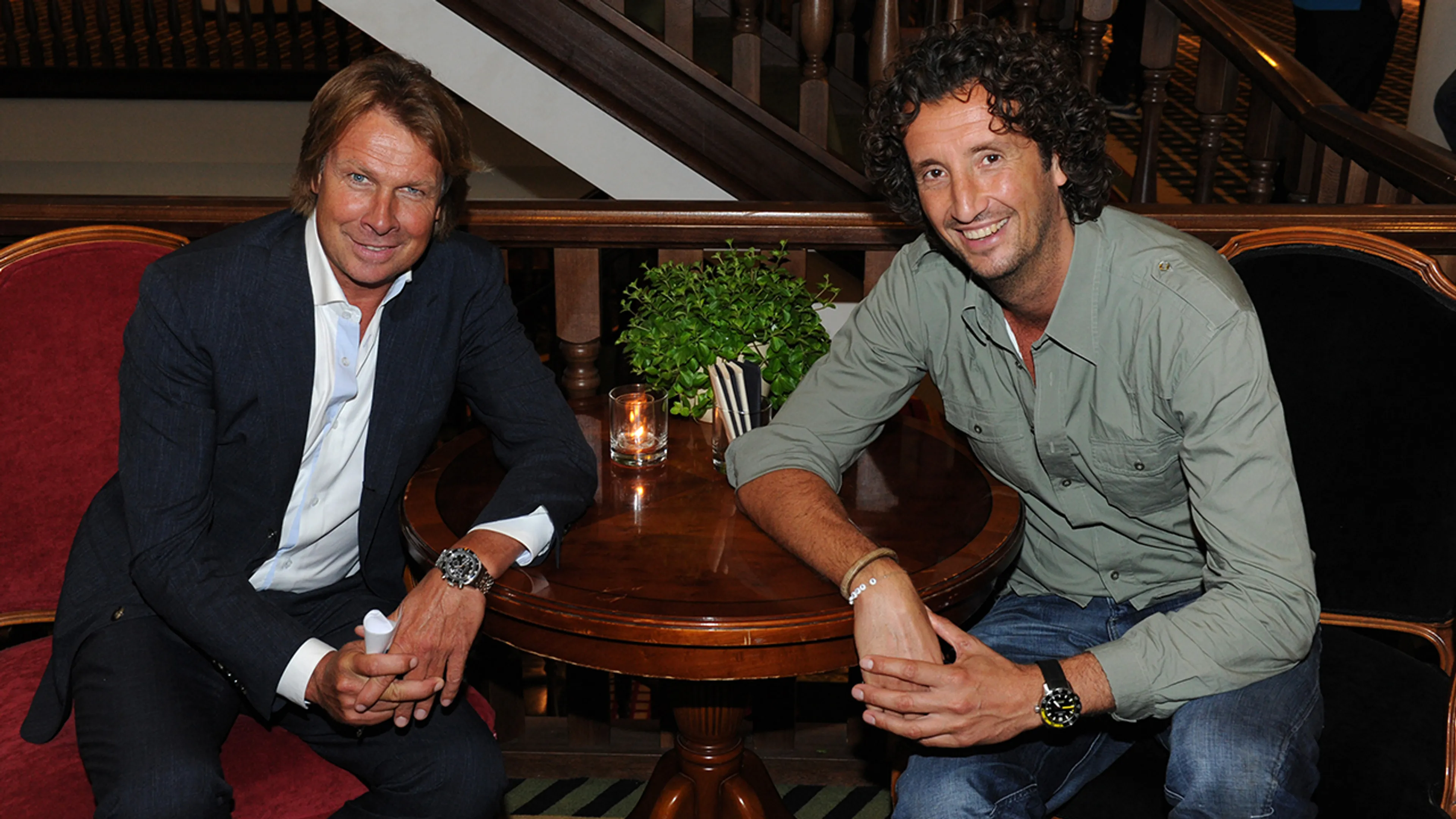 Hans en Jan Joost lachten zich rot dankzij Koeman: 'NOS betaalde hiervoor grof geld'