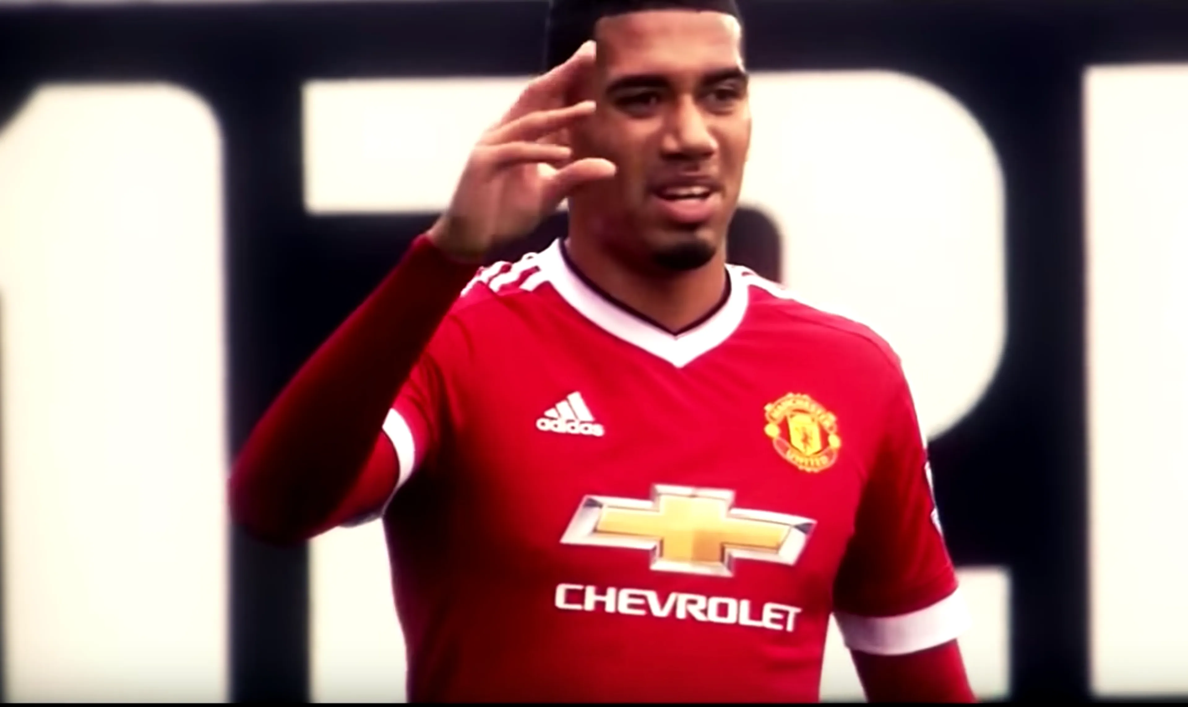 WAUW! De pass van het seizoen komt op naam van: Chris Smalling